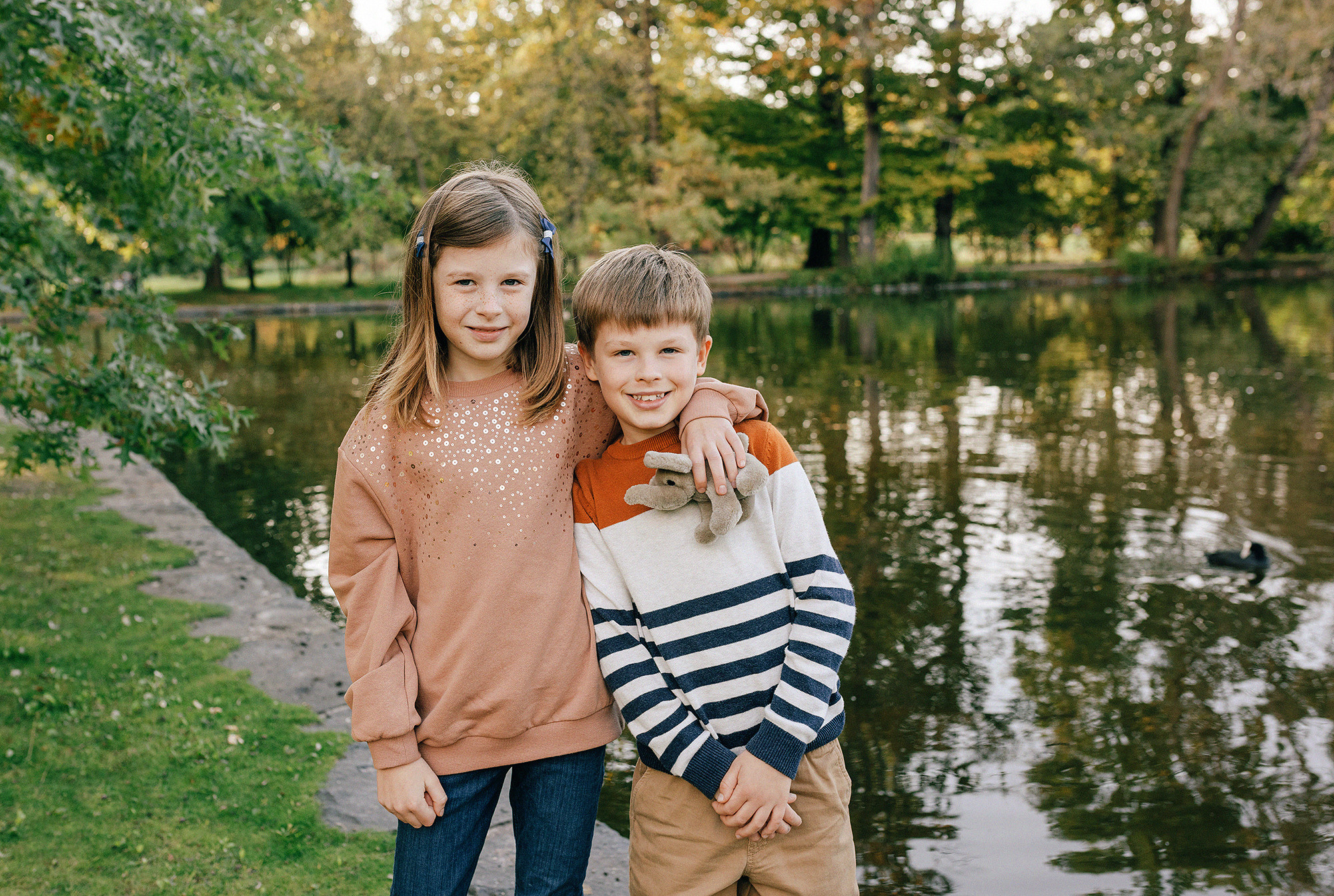 Виолетта и Георгий с детьми в парке. Семейный и свадебный фотограф в Праге Наталья Федори