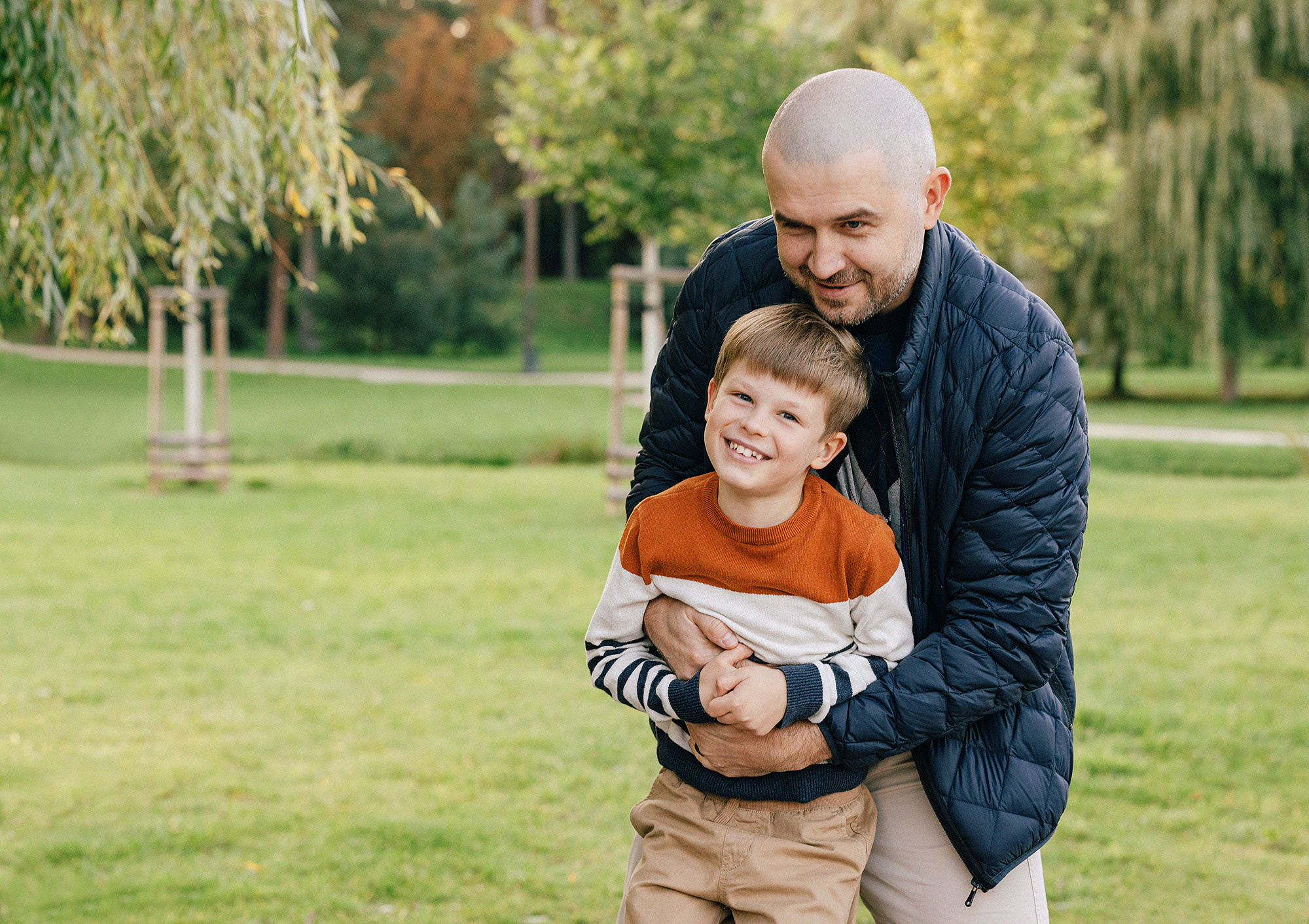 Виолетта и Георгий с детьми в парке. Семейный и свадебный фотограф в Праге Наталья Федори
