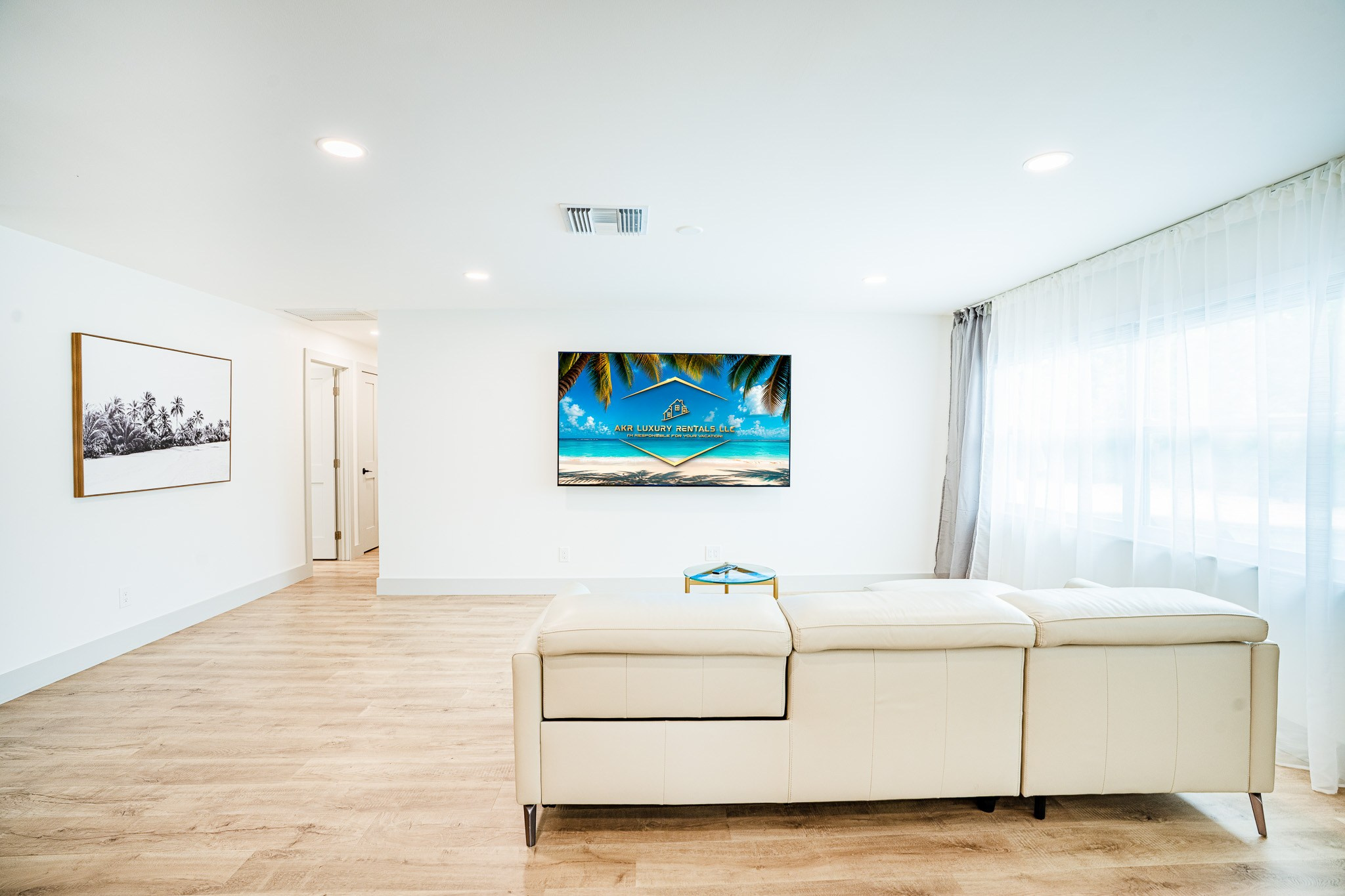 Airbnb: Real Estate 01. Welcome to my video and photo world!