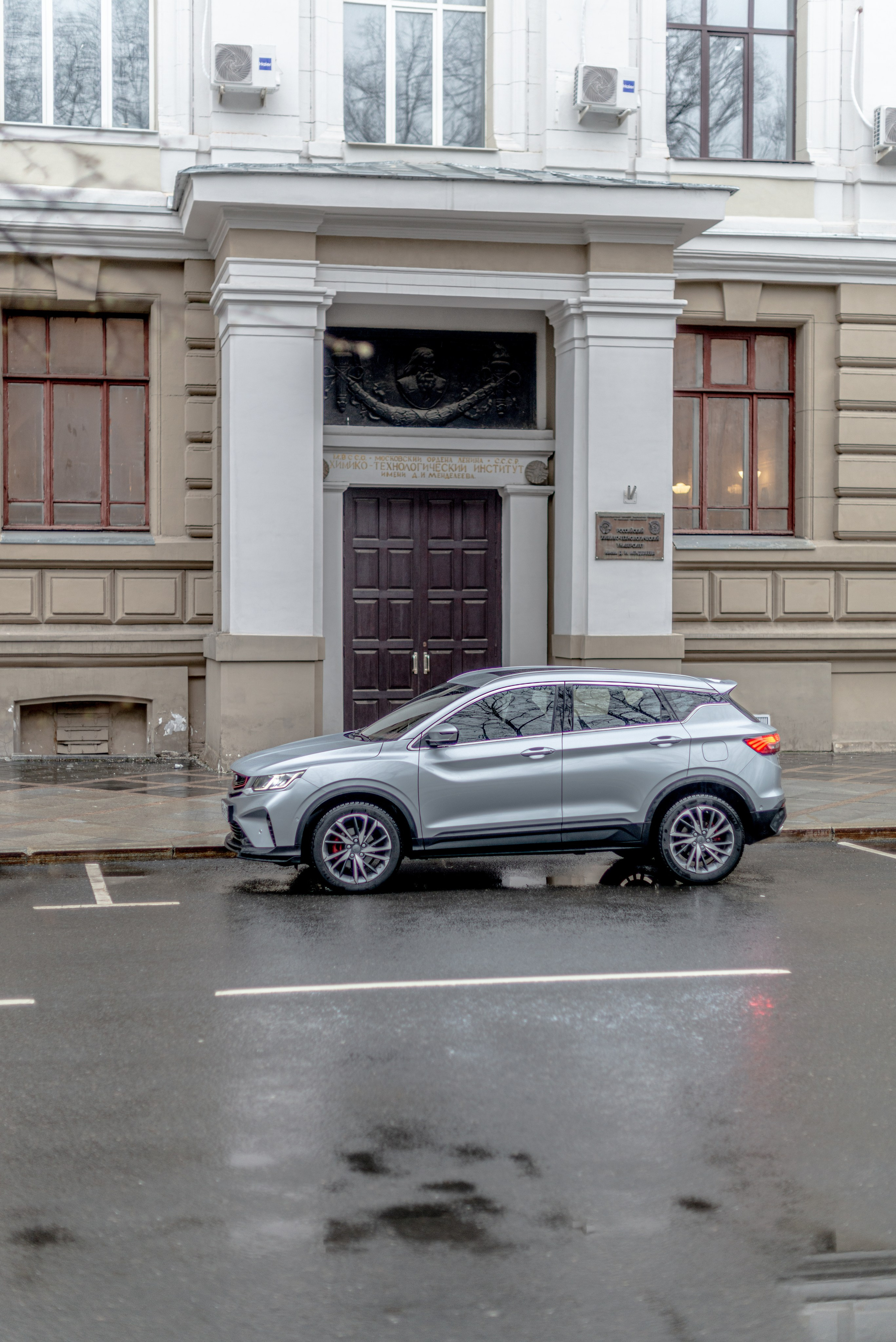 Фотосъемка автомобиля Geely Coolray. ФОТОГРАФ МЕКСИКА КИНТАНА-РОО