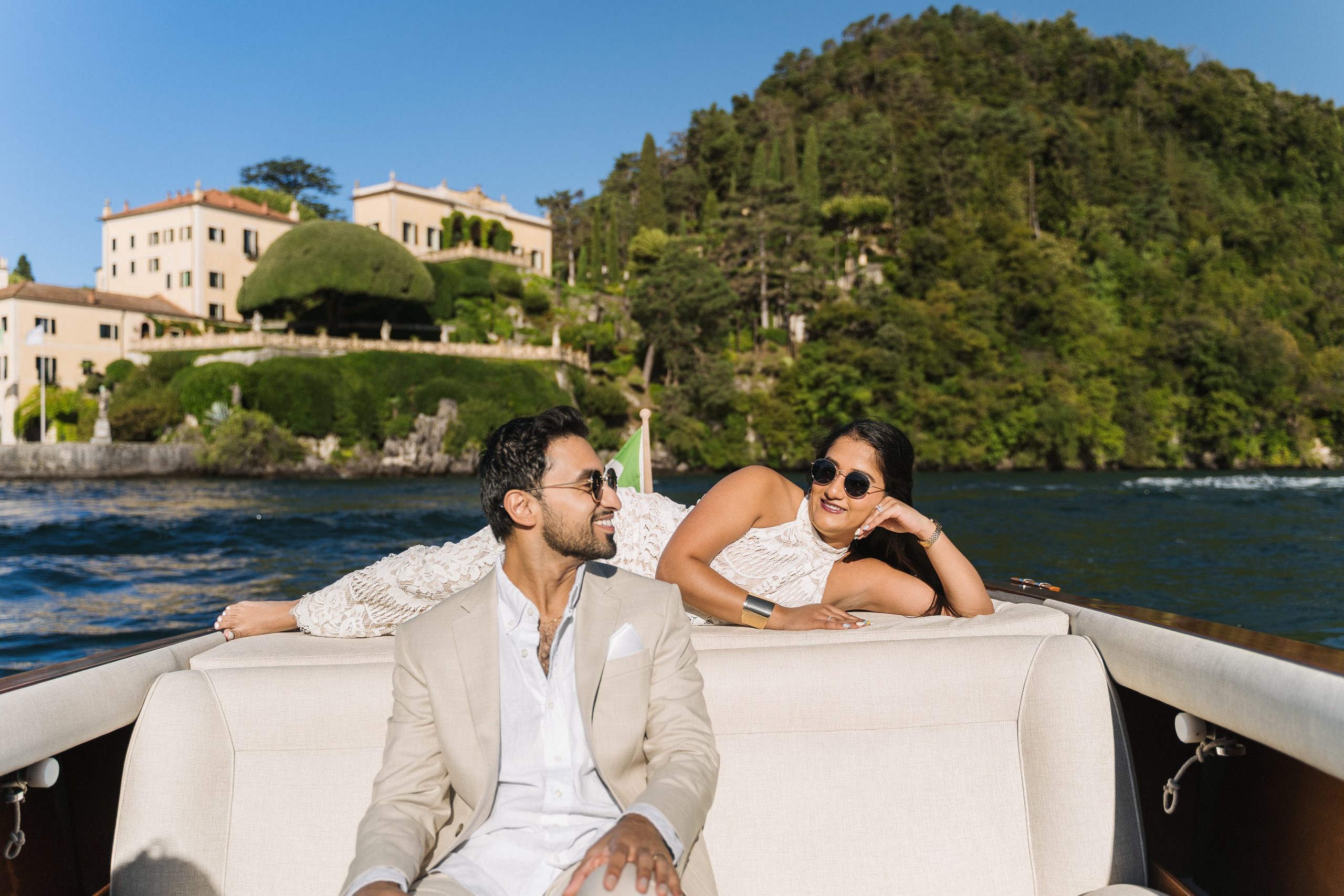 Boat Tour Anniversary in Lake Como. Proposal Photographer in Lake Como