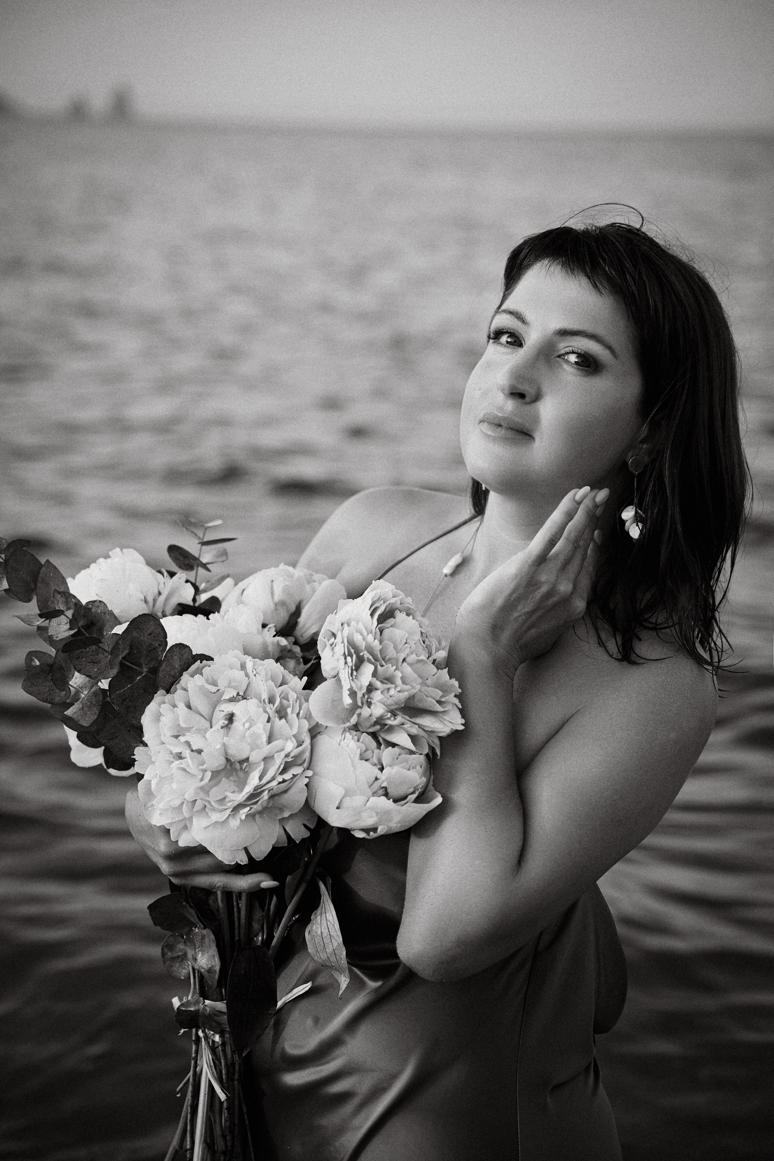 Лариса. Пионы пострадали. Фотограф в Барселоне Жанна Захарченко