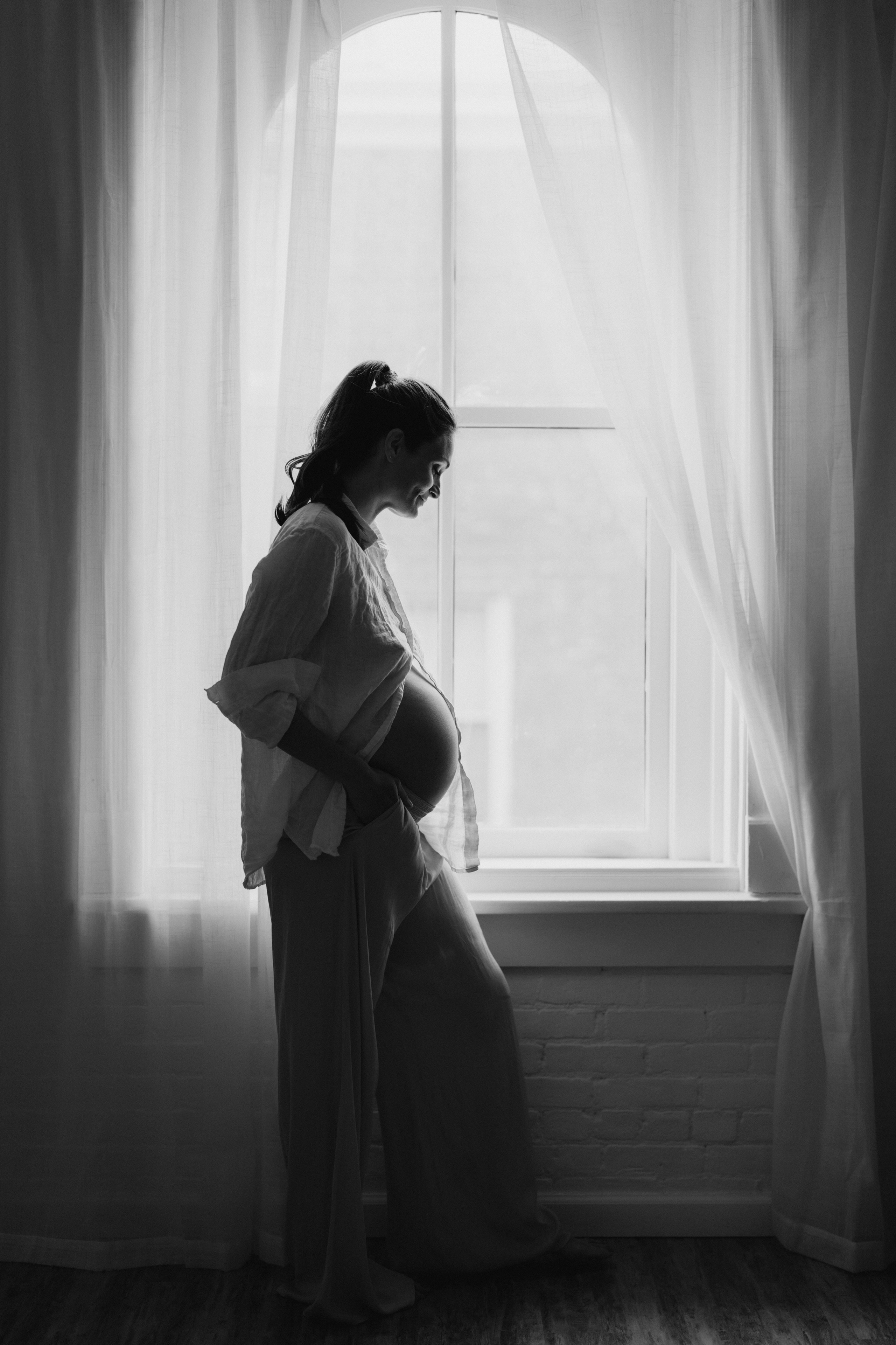 Bridget. Modern maternity photographer in Long Island New York