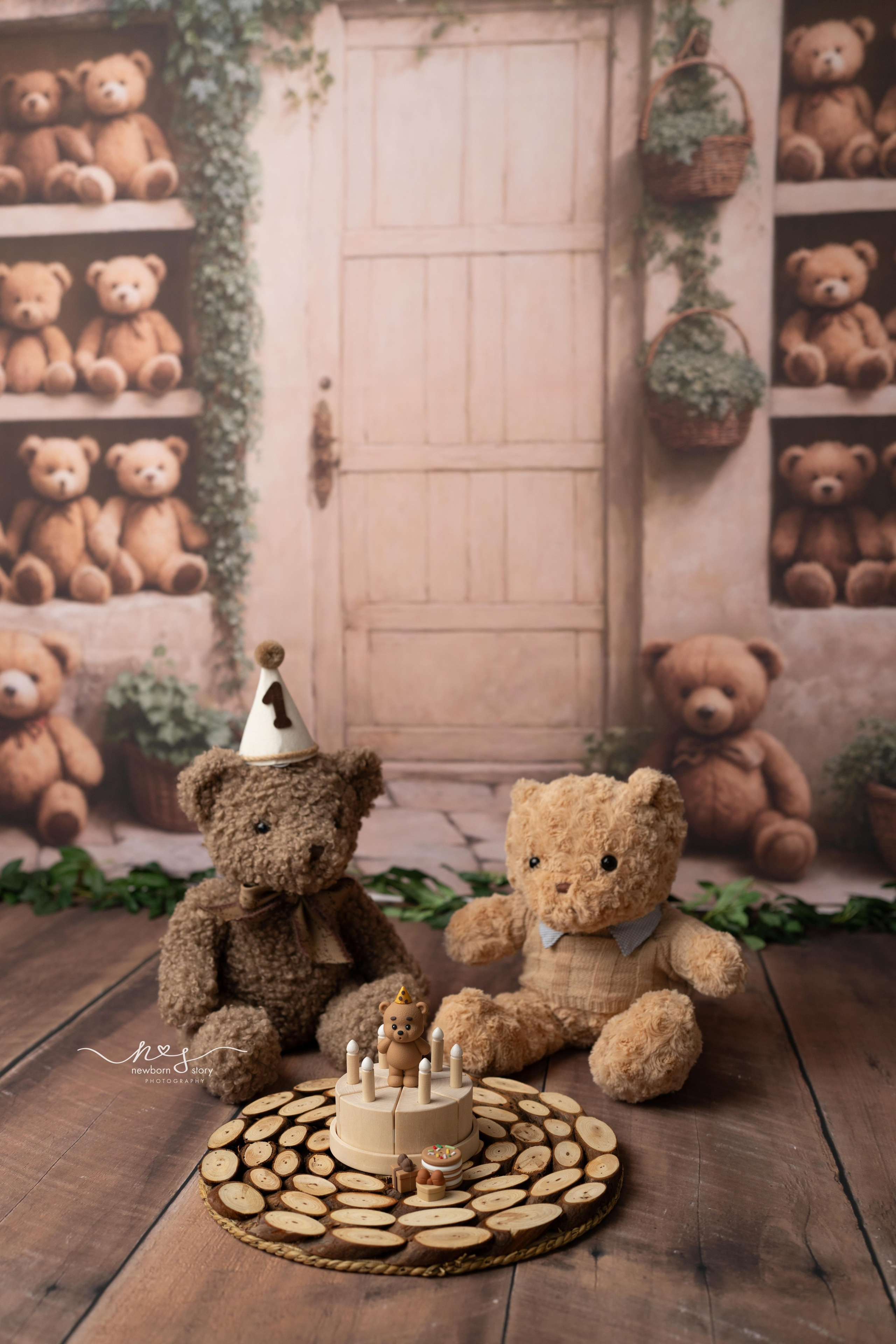 CAKE SMASH PHOTOGRAPHY. Newborn, Sitter and Cake Smash Photographer in Doha, Qatar