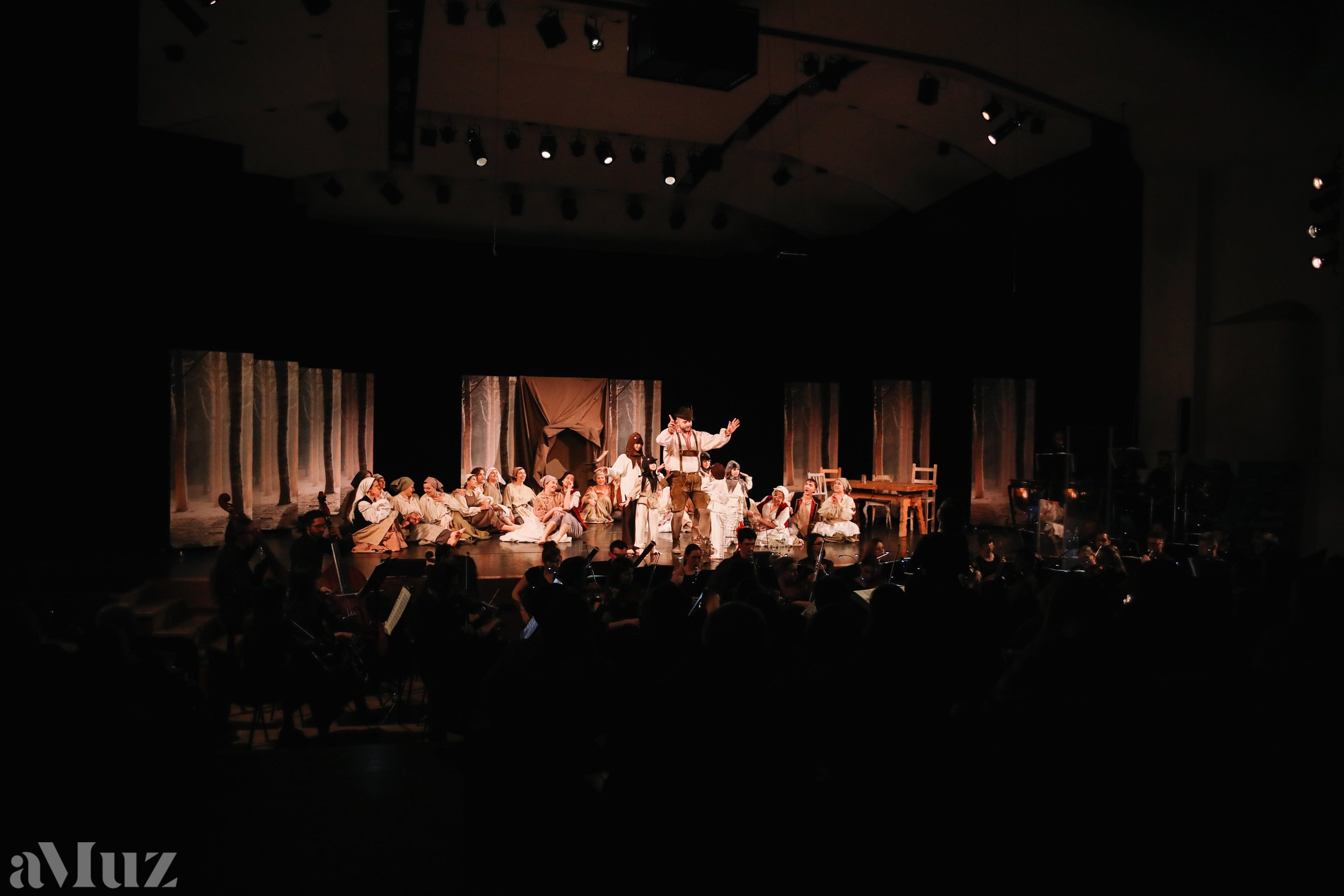 Opera Łąkowa. Fotograf Ślubny Warszawa - Sesje Biznesowe Rodzinne Eventy