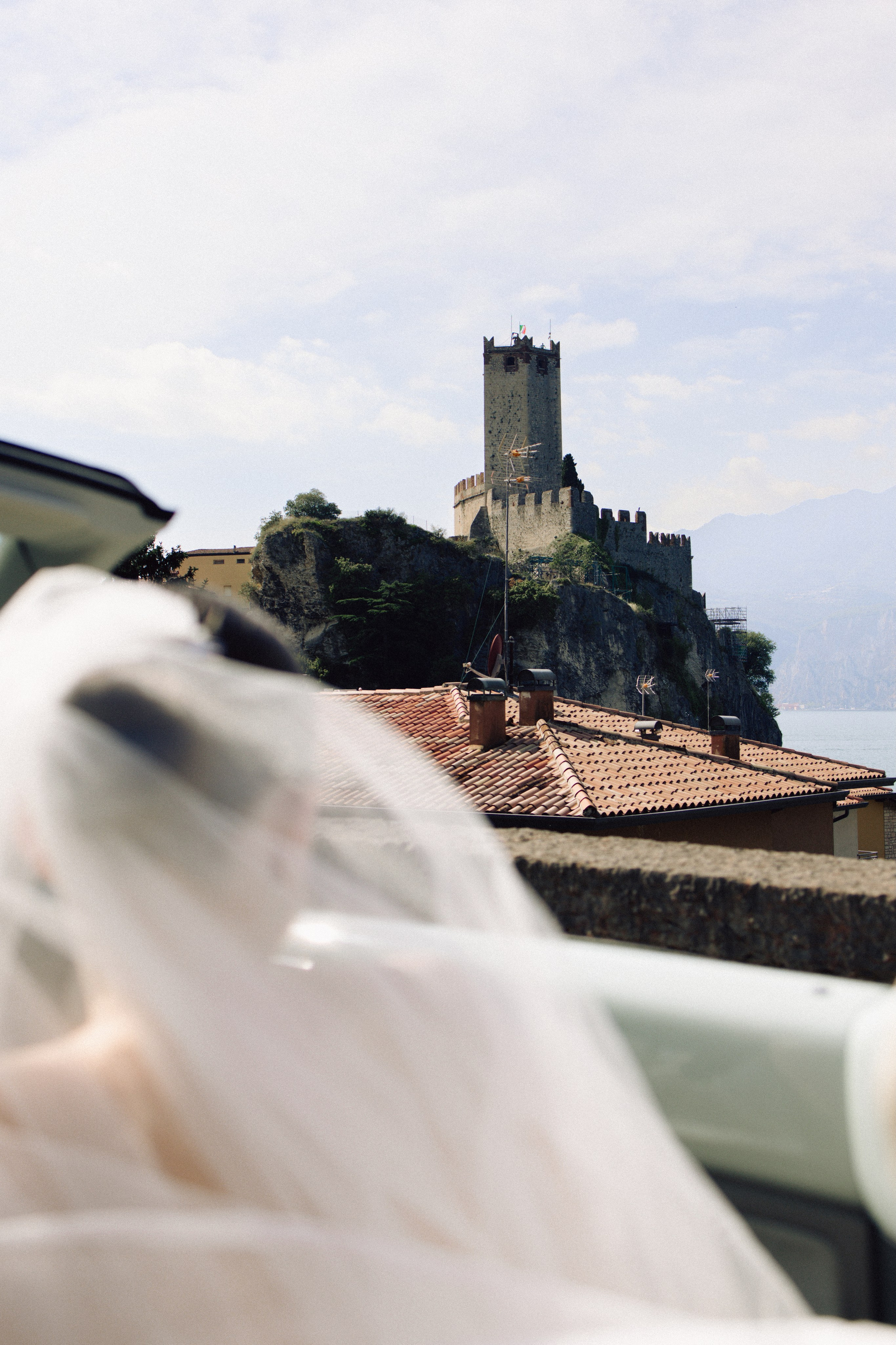 Emotional wedding moments at Lake Garda
