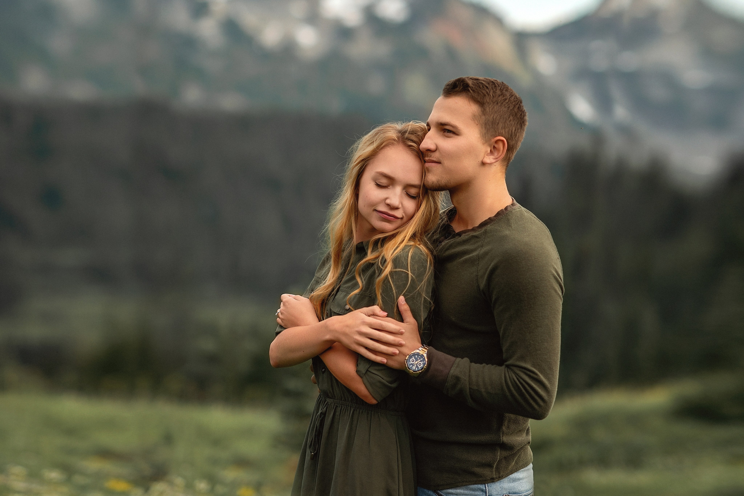 Aleks & Vika. Wedding & family photography in Seattle area. Helen Michelle photographer