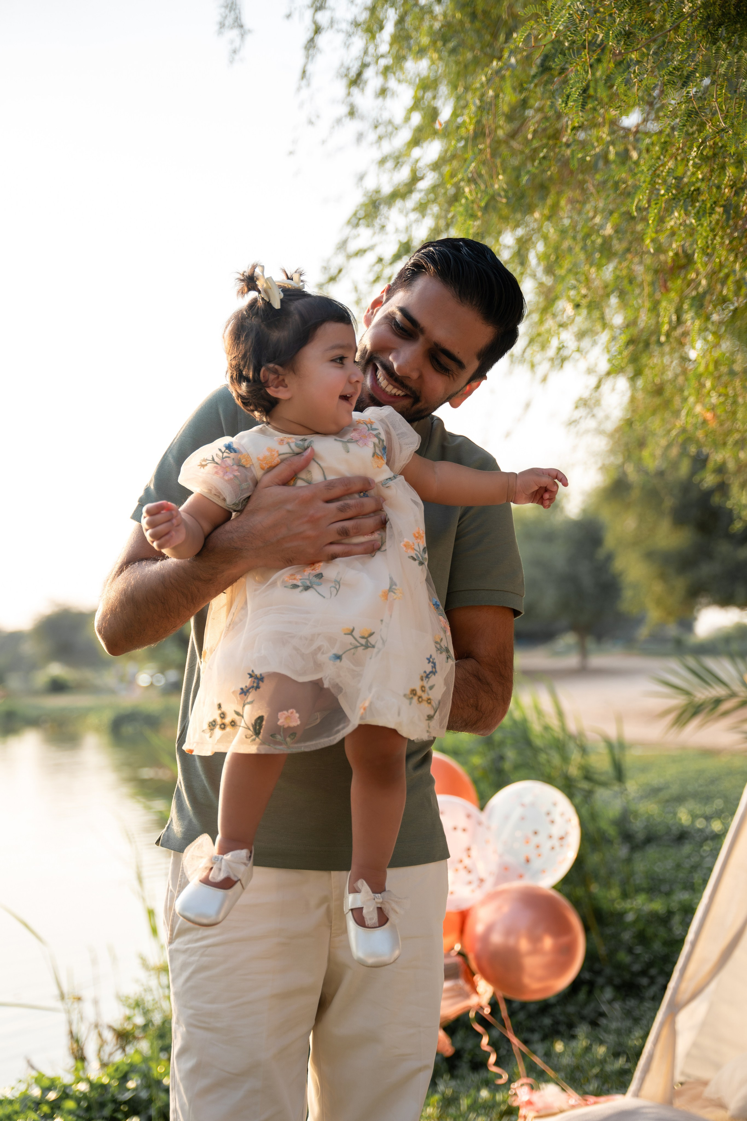 Cake smash and happy time. Angela Iakovleva — Family Photographer in Dubai