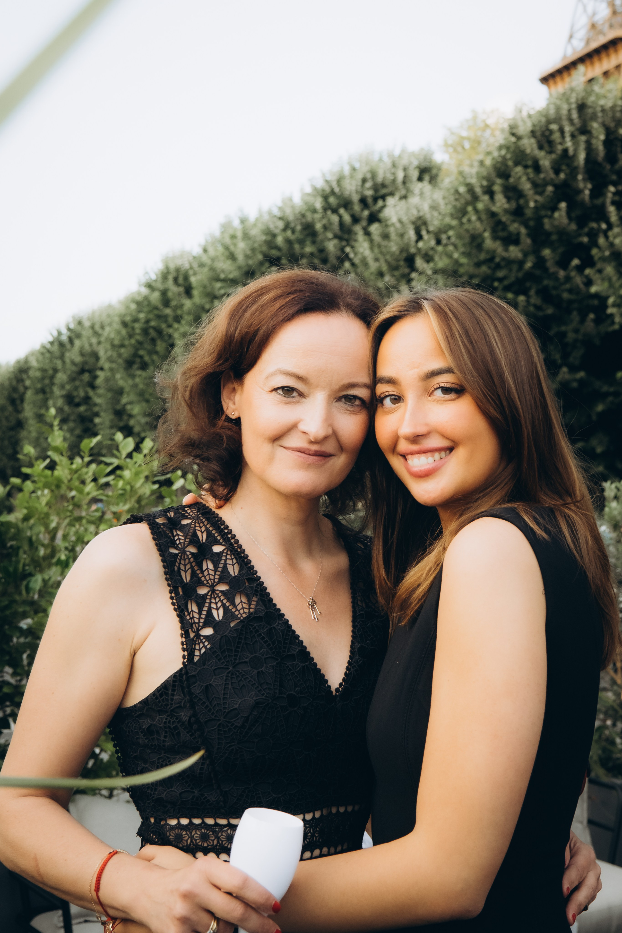 Marie’s Birthday with an Eiffel Tower view. Photographer in Paris Marina Chaput