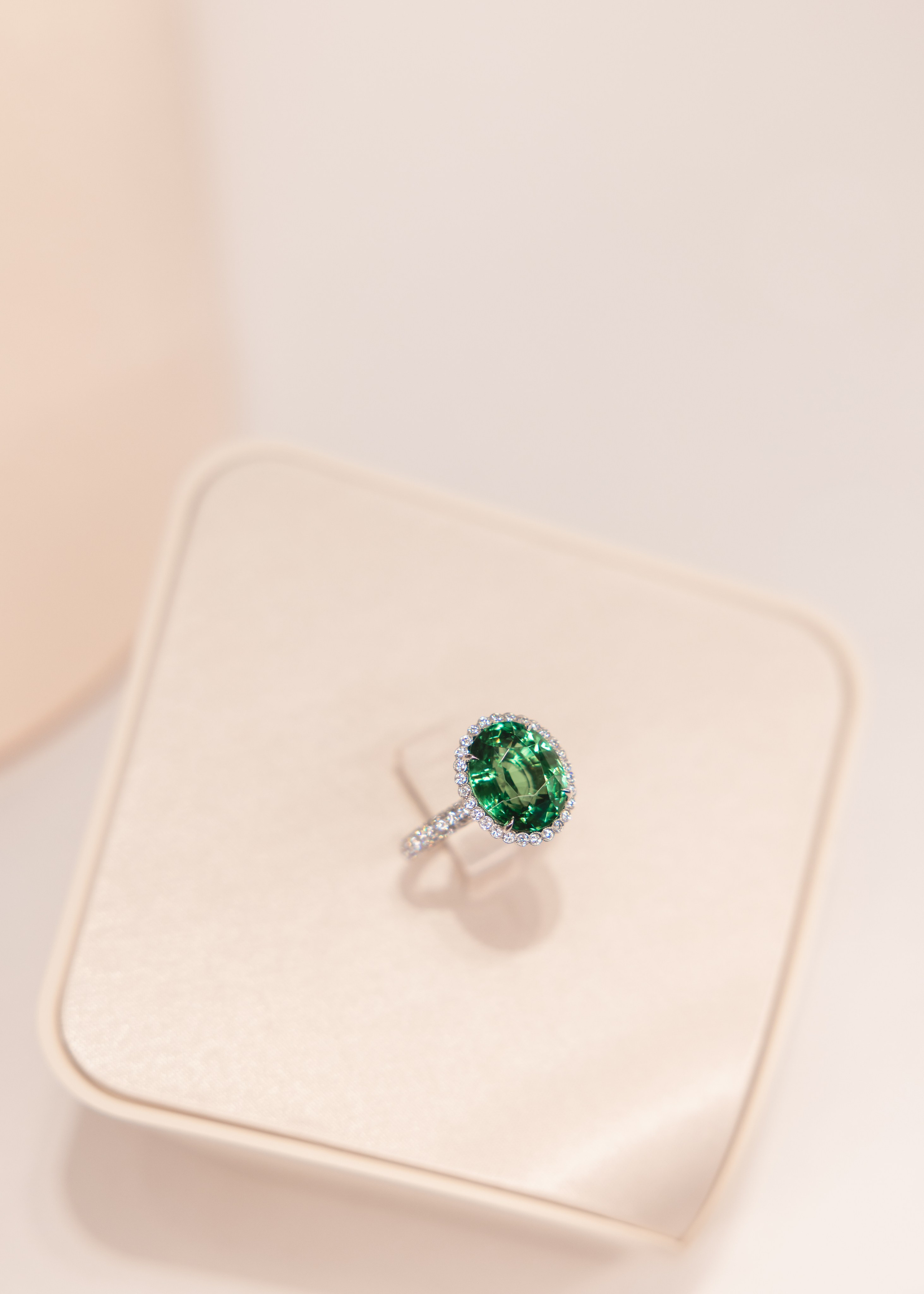 Tiffany. Professional wedding photographer in Copenhagen, Denmark — Julia Byron