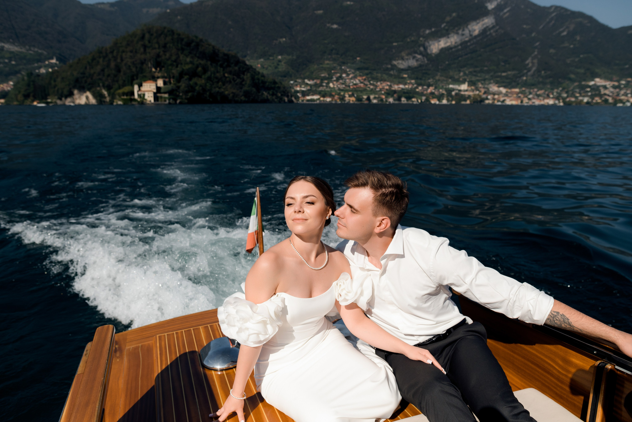 Love on Lake Como. Destination Wedding photographer Italy, France, Germany, Spain, Poland Oleg Zaicev