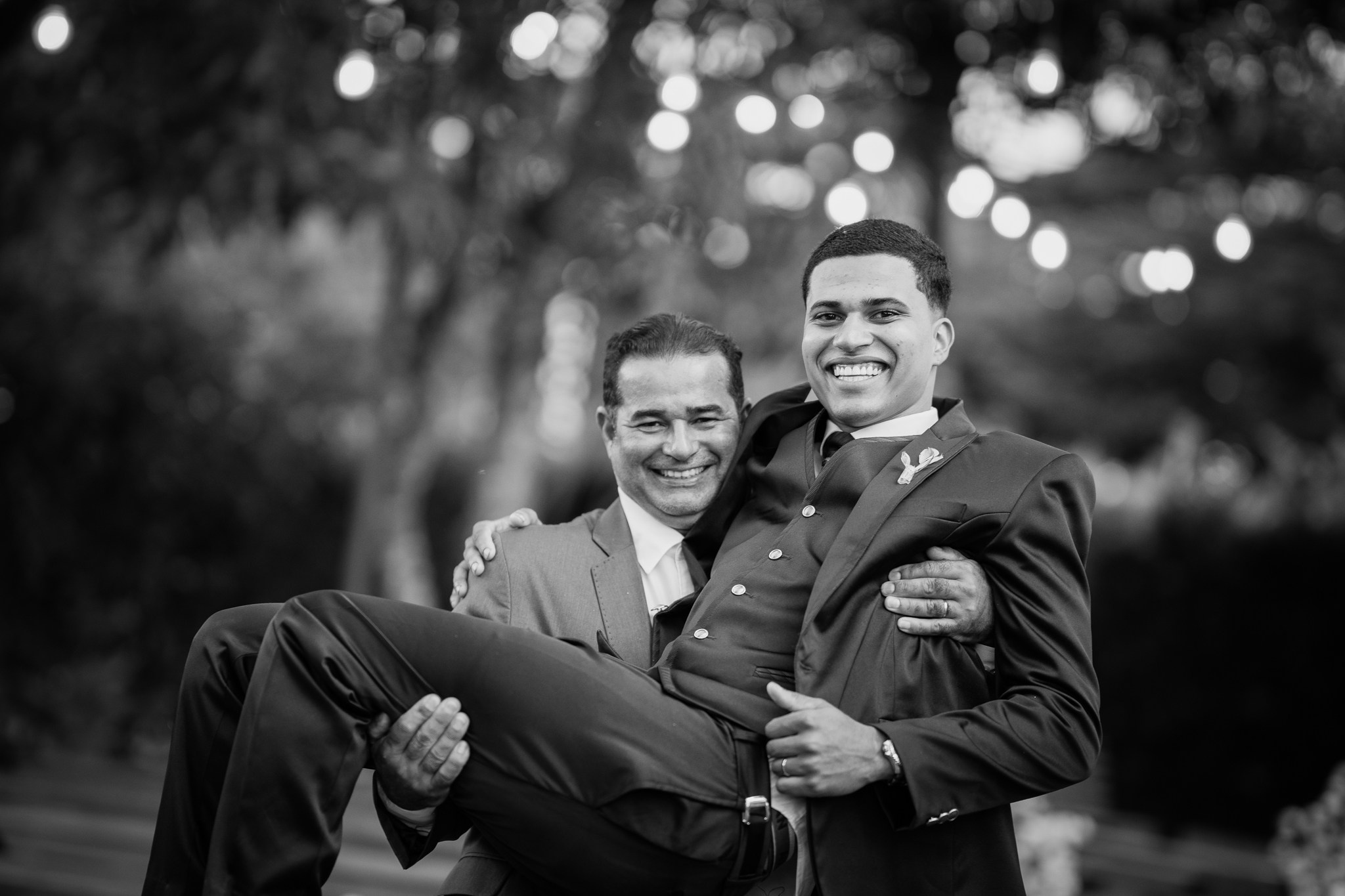 Larissa & Vinicius — Espaço Faveral / Aararaquara. Robson Colaço