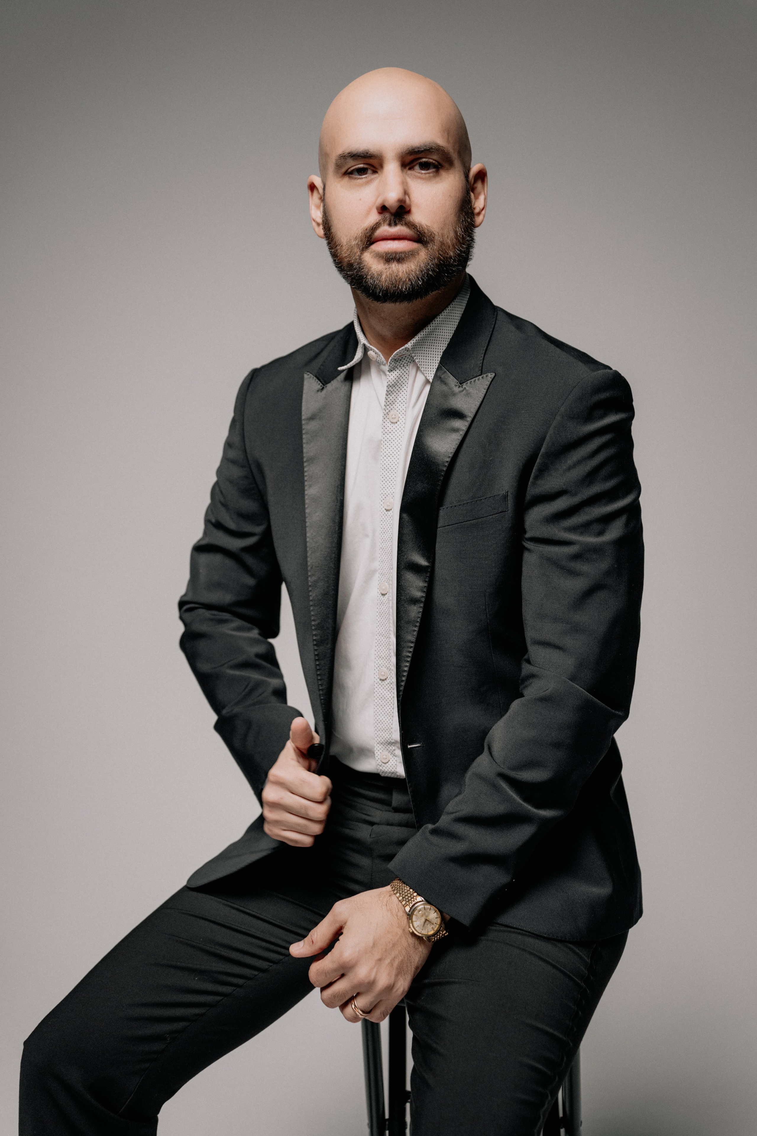 Elegant Maternity Photography – Artistic & Draped Fabric Studio Session. Alisa Tant — Family and newborn photographer Bucks County, Montgomery county, Philadelphia, NJ