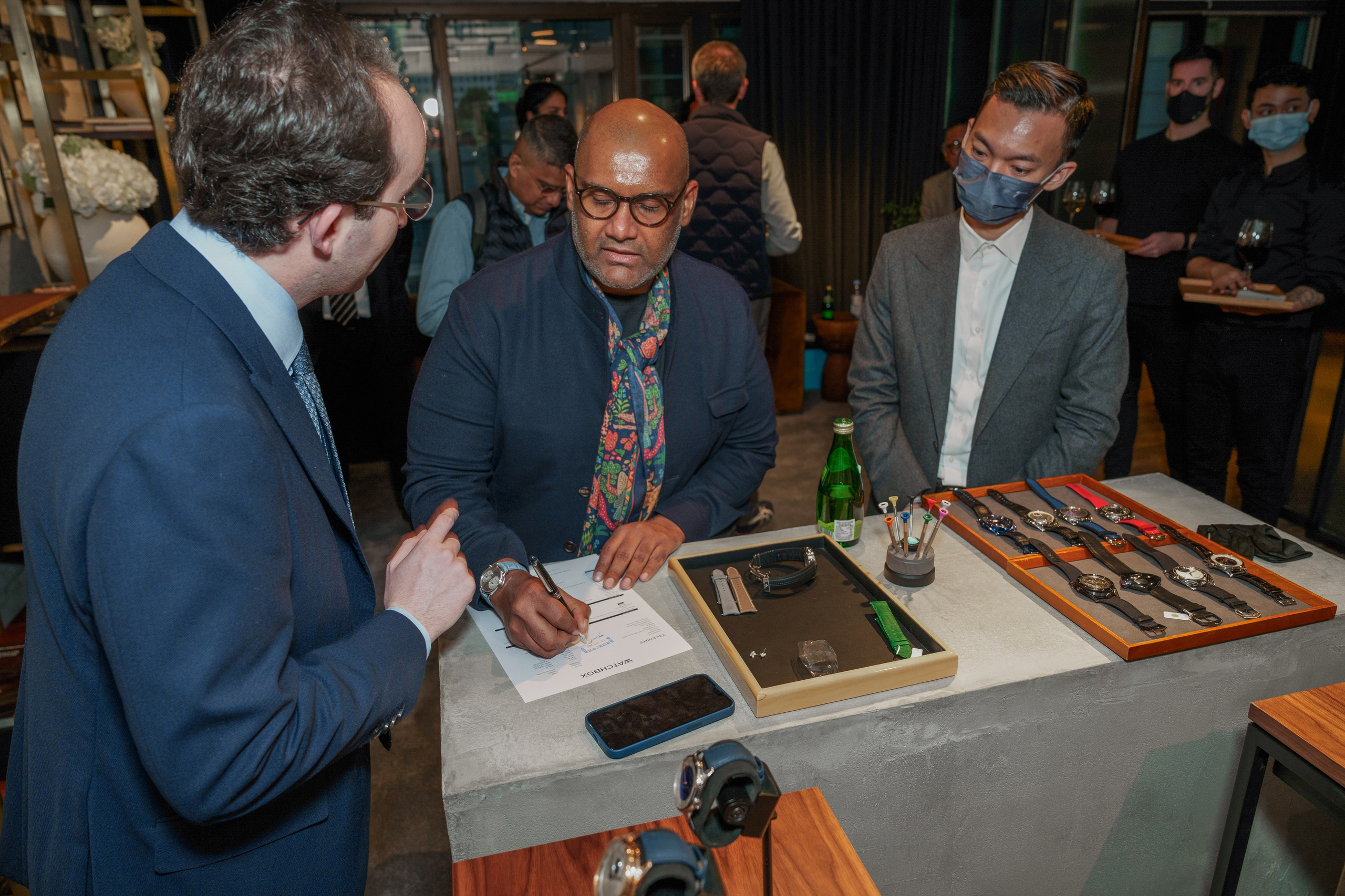 WATCHBOX. ФОТОГРАФ В ГОНКОНГЕ (СВАДЬБЫ, FASHION, СЕМЕЙНЫЕ, МЕРОПРИЯТИЯ, ФОТОПРОГУЛКИ)