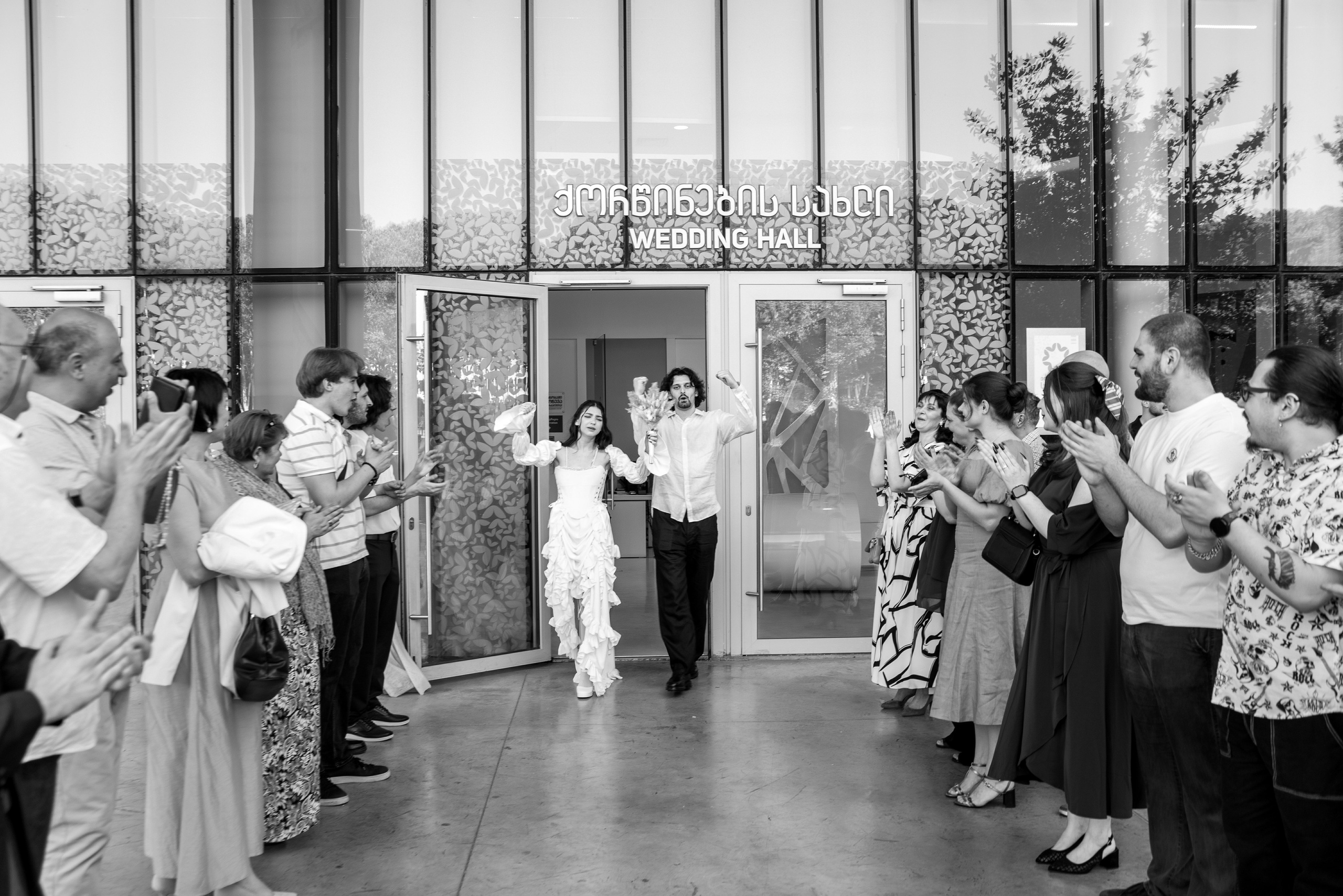 Свадебная пара из Грузии и Казахстана в Тбилиси. Свадебные фотографы в Грузии, Армении. Макс Коваленко и Лара Татосян. Свадебный видеограф