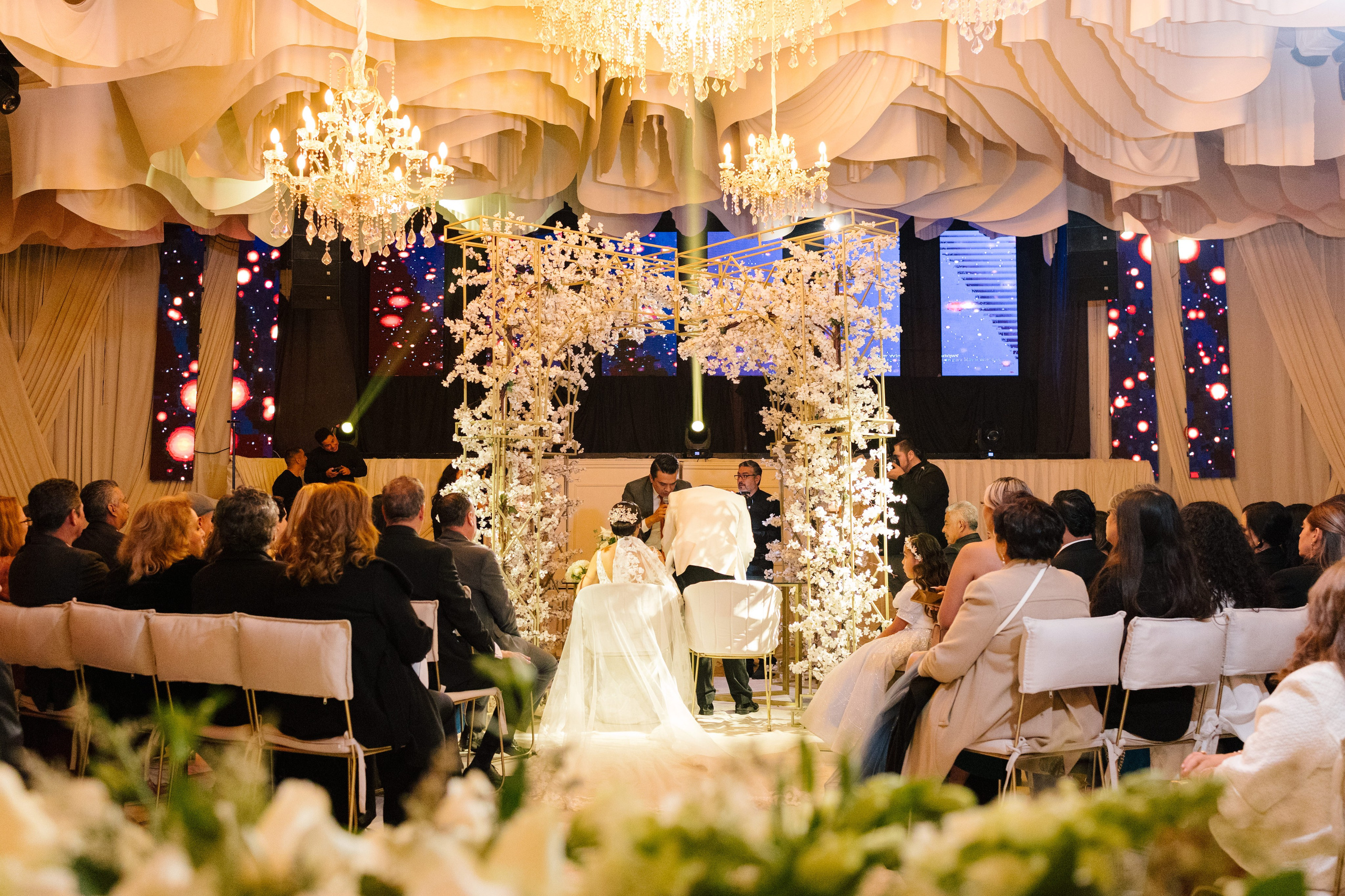 Alejandra y Salvador. Principal