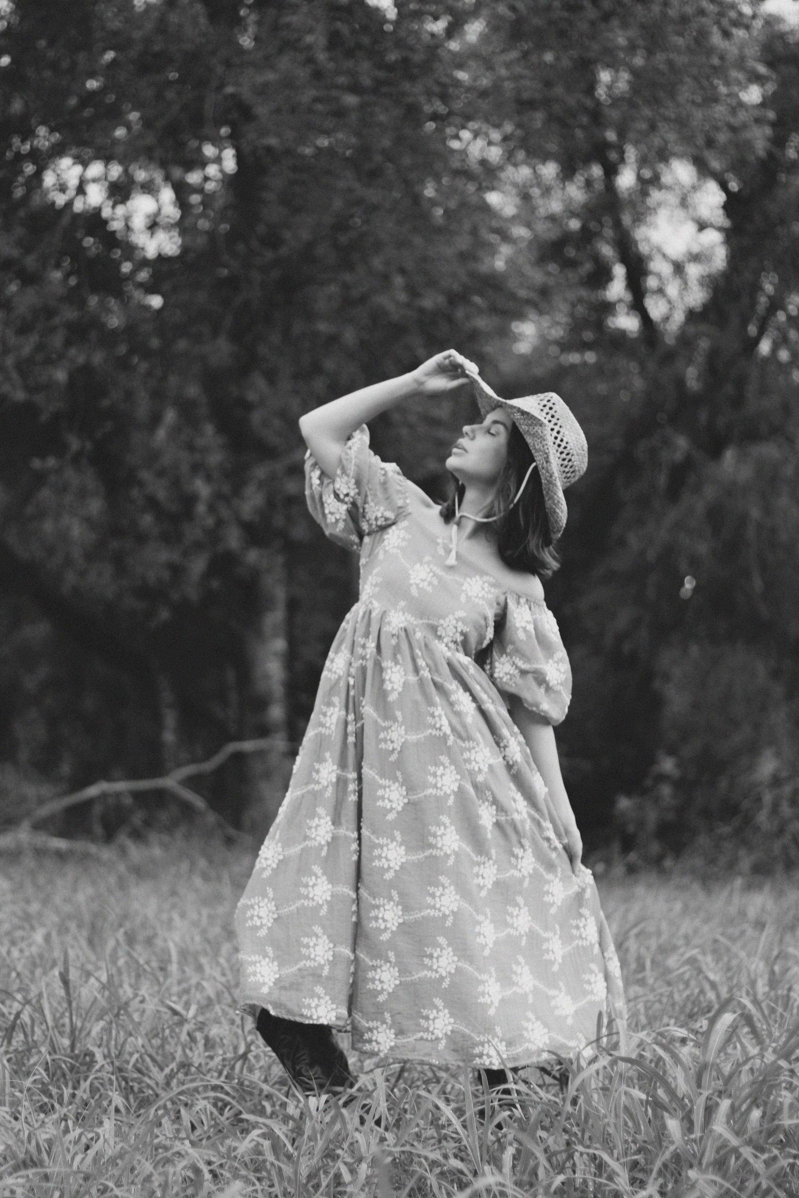 Countryside cowgirl-style portrait photoshoot. Lana Petrychenko — Portrait & Family Photographer. Valencia, Spain