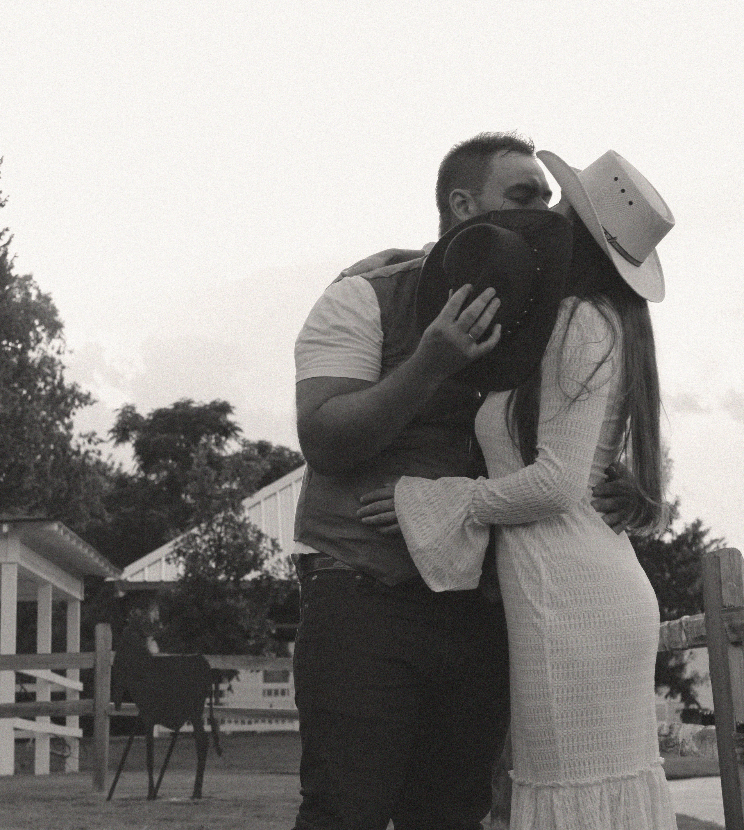 Texas Countryside Family Photoshoot in Cowboy Style. Lana Petrychenko — Portrait & Family Photographer. Valencia, Spain