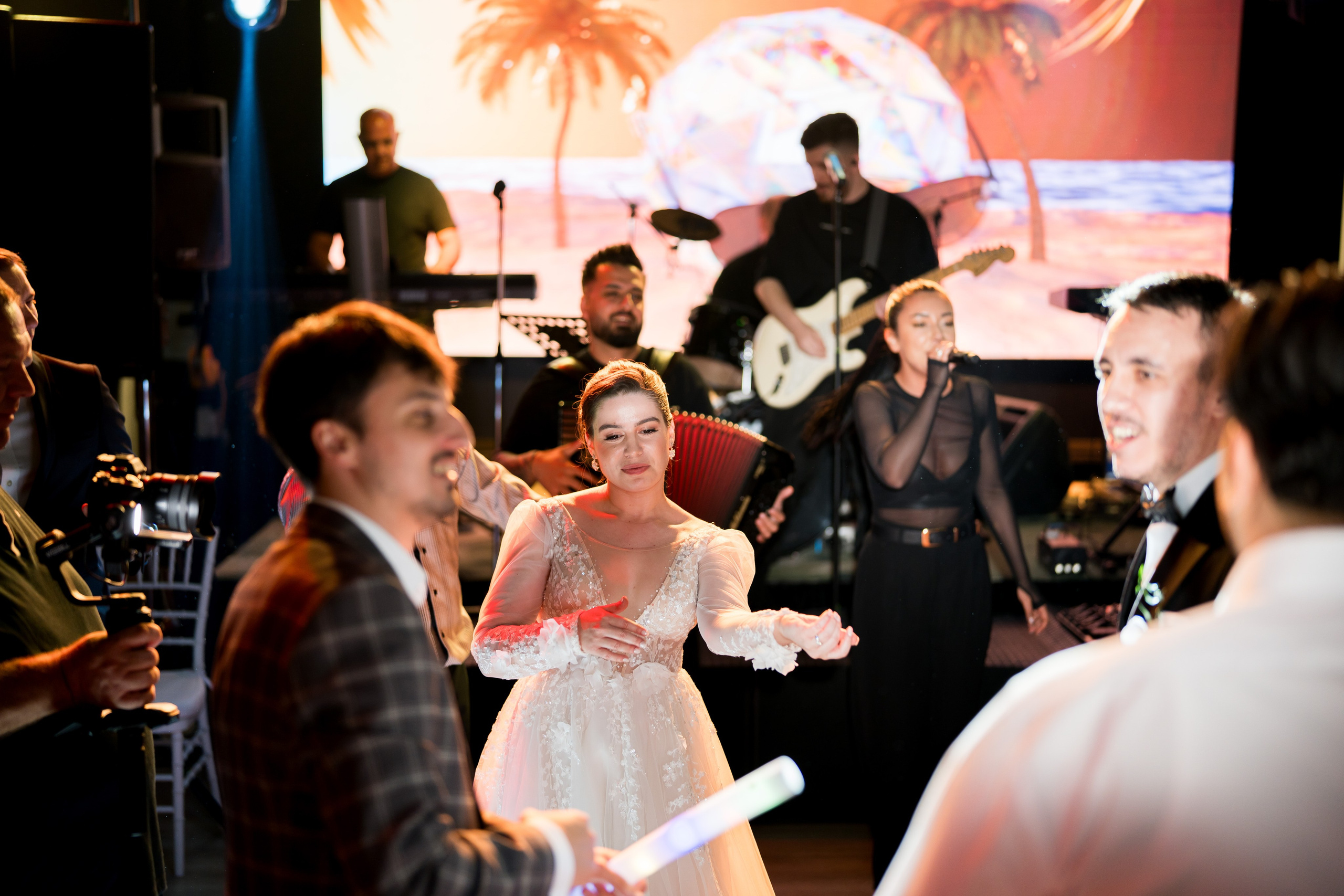 PARTY. Gabriel Florea — Fotograf nuntă București