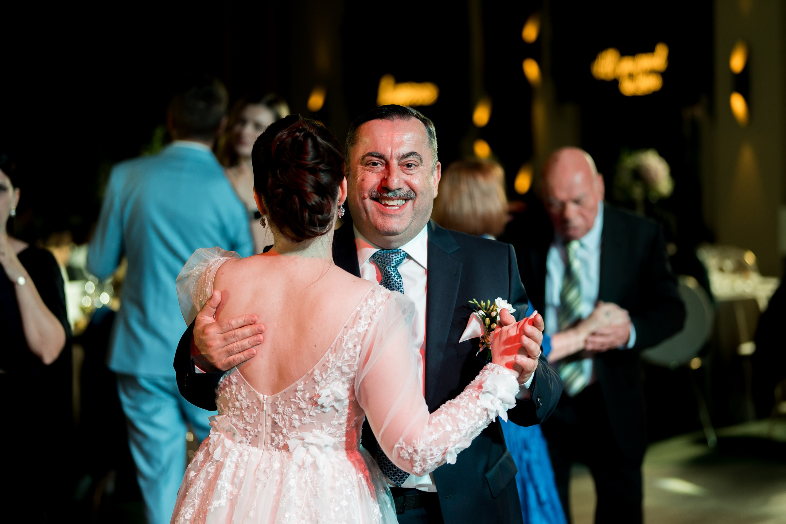 PARTY. Gabriel Florea — Fotograf nuntă București