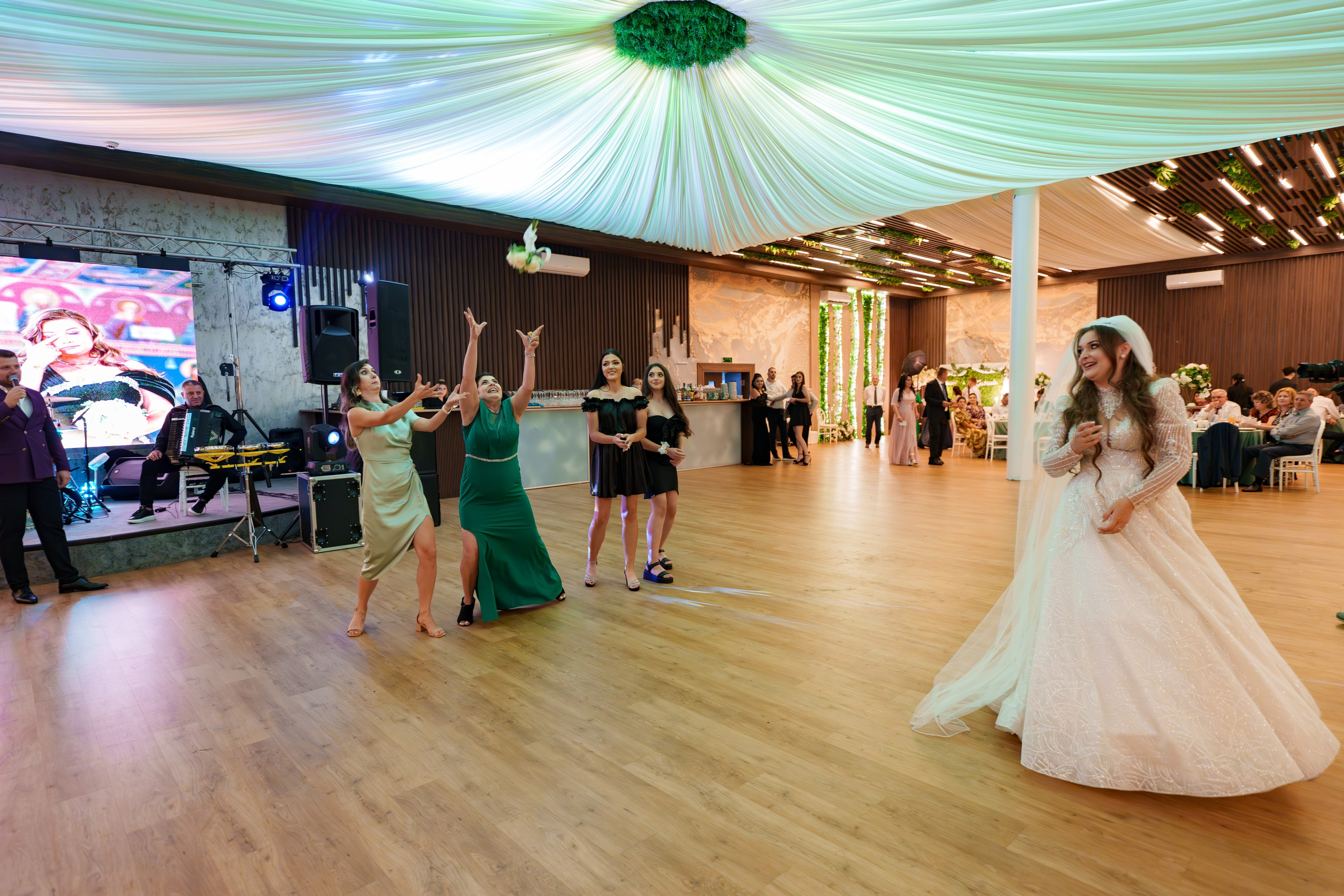 Cosmin & Gabriela. B|P Weddings - Fotograf & Videograf - București||0730017811
