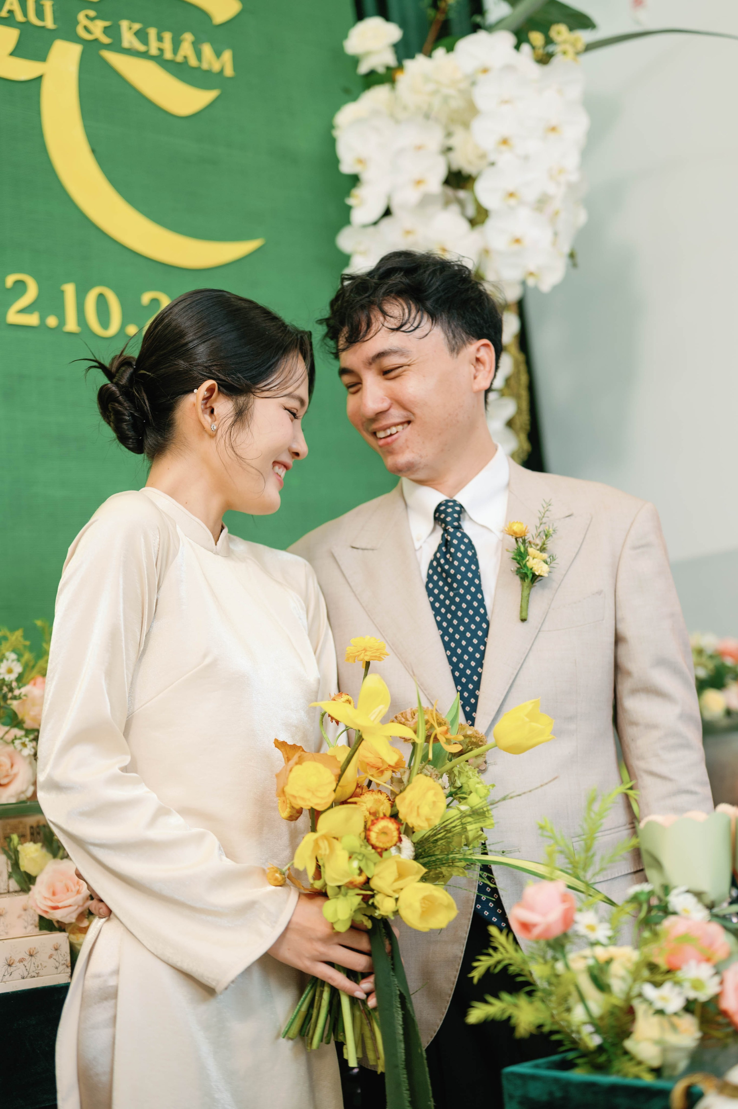 Khâm & Châu. Cam Images