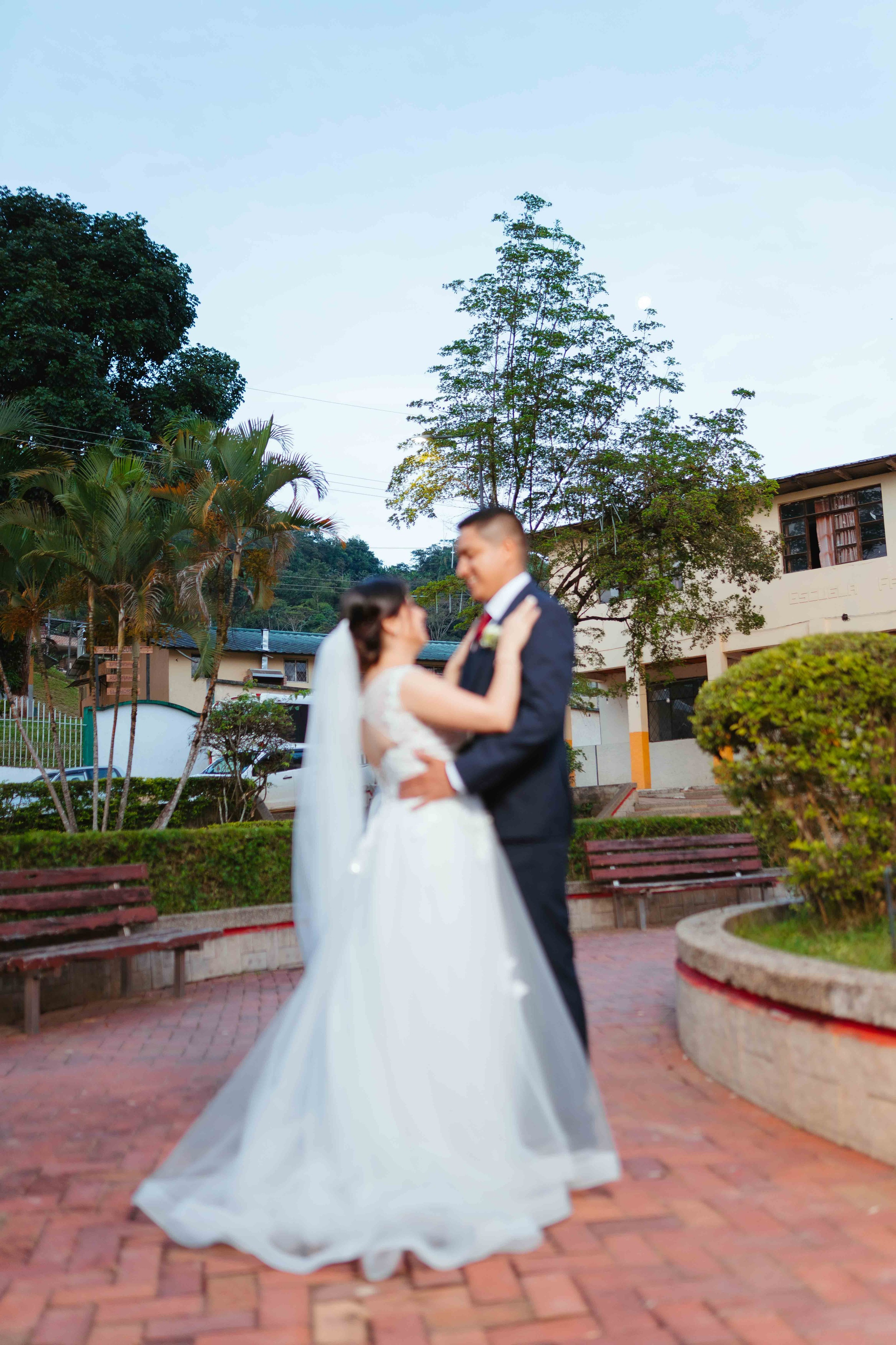 Jennifer y Vladimir. Fotógrafo de bodas en Loja Ecuador | Piero Alvarez PH