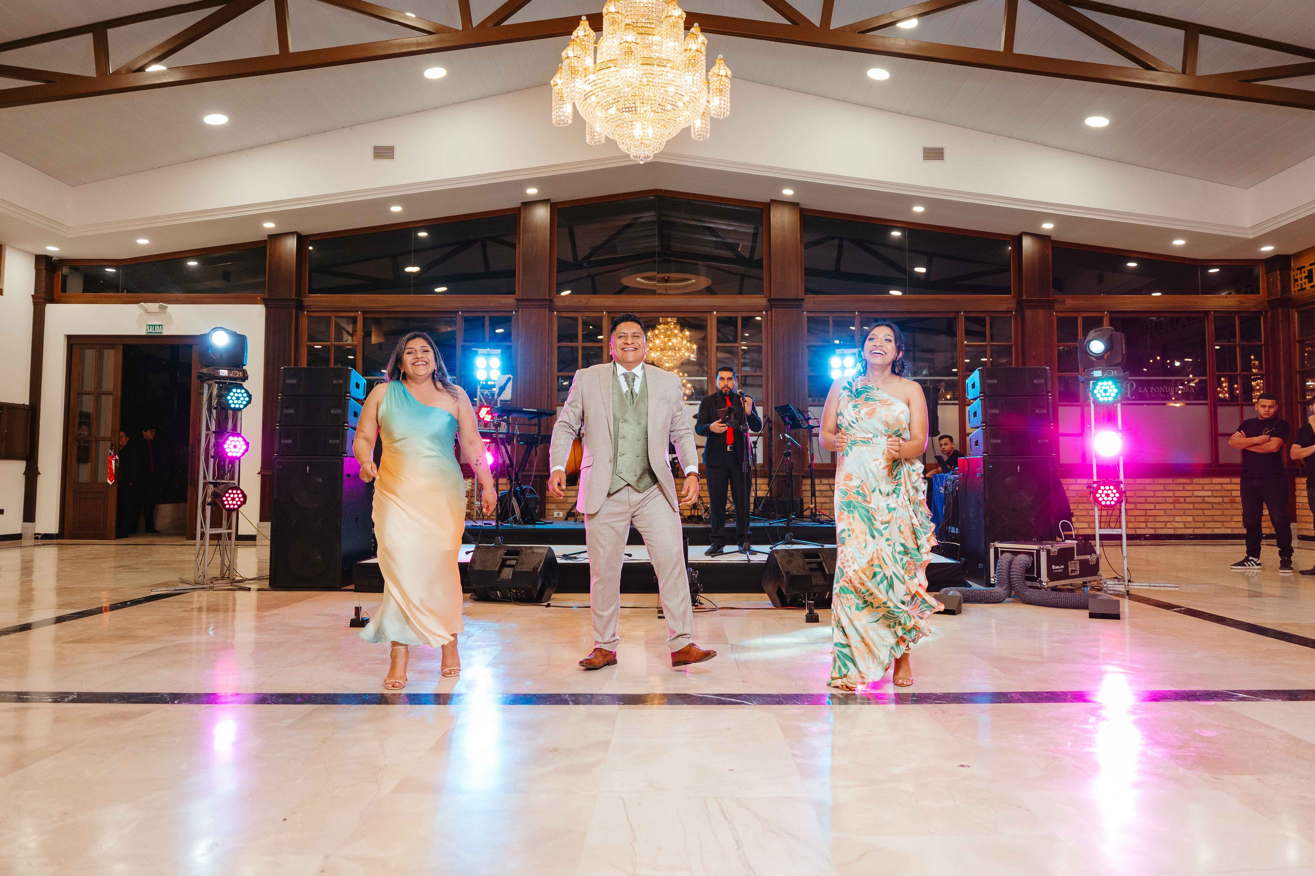 Karol y Jairon. Fotógrafo de bodas en Loja Ecuador | Piero Alvarez PH