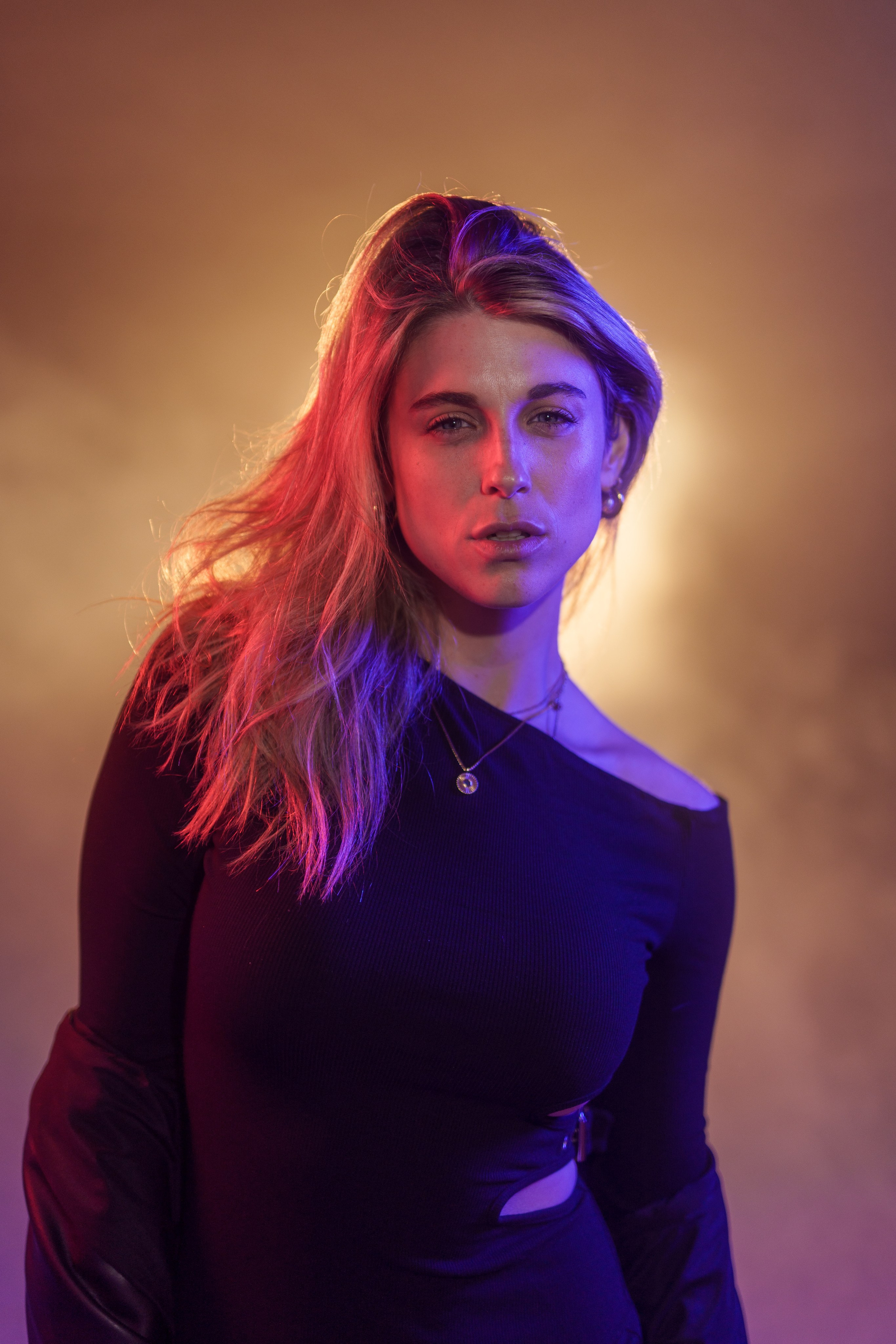 „Kölsch&Shoot“ in Cologne w/ Lisa (Set #5). URBANSTREETFILES.ART