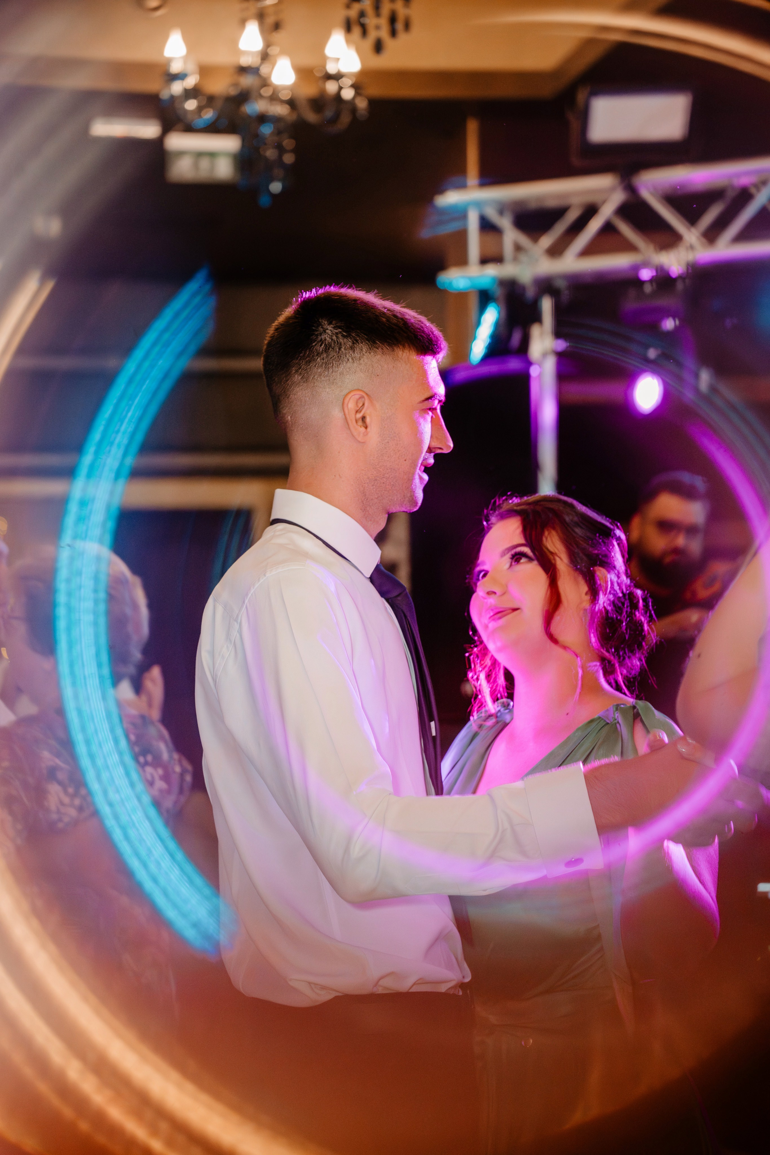 Larisa Ioana. Raw Studio. Fotograful tau de nunta!