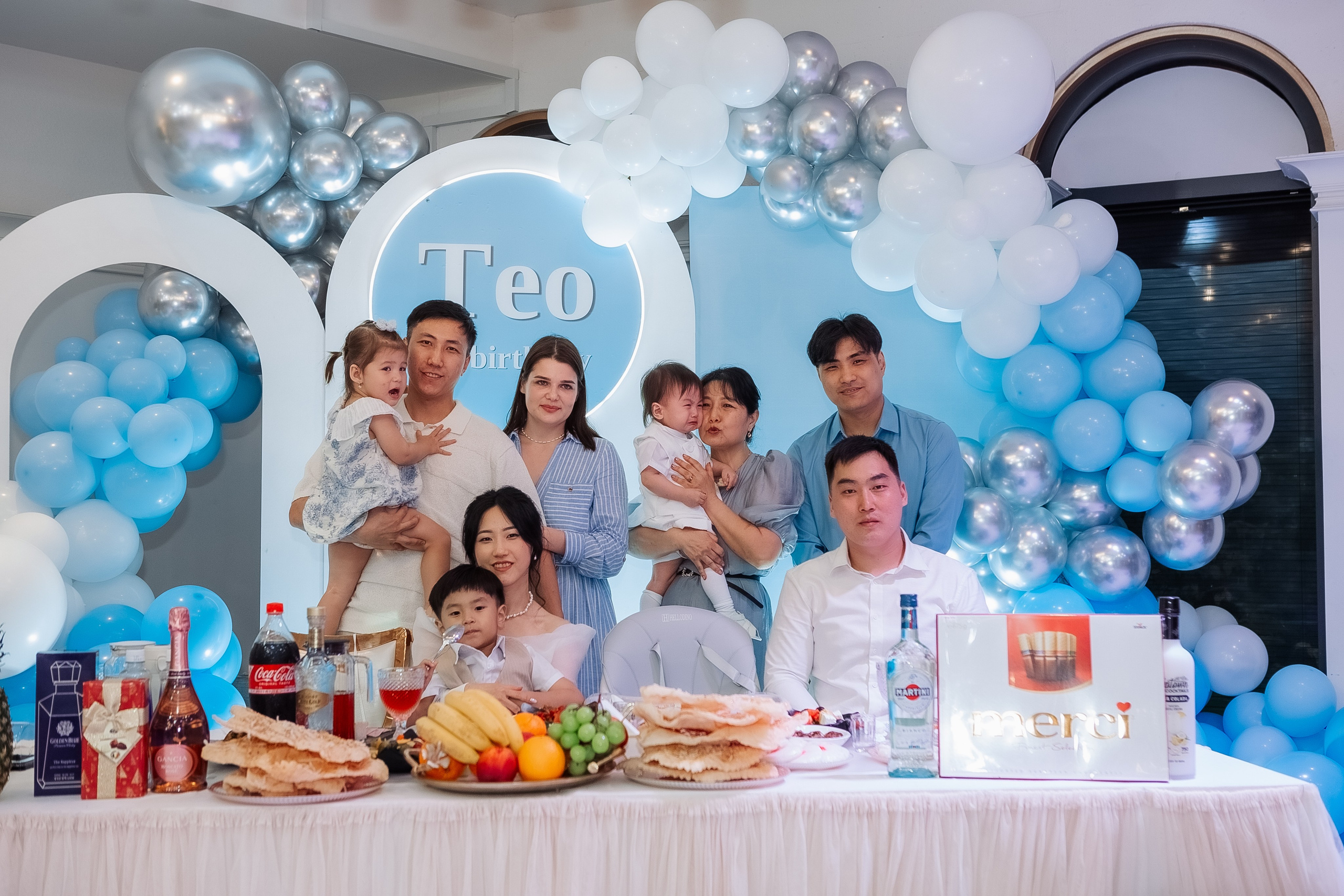 Тео дома и в ресторане. Фотограф беременности, ньюборн и годовасиков в Корее Жанна Хан