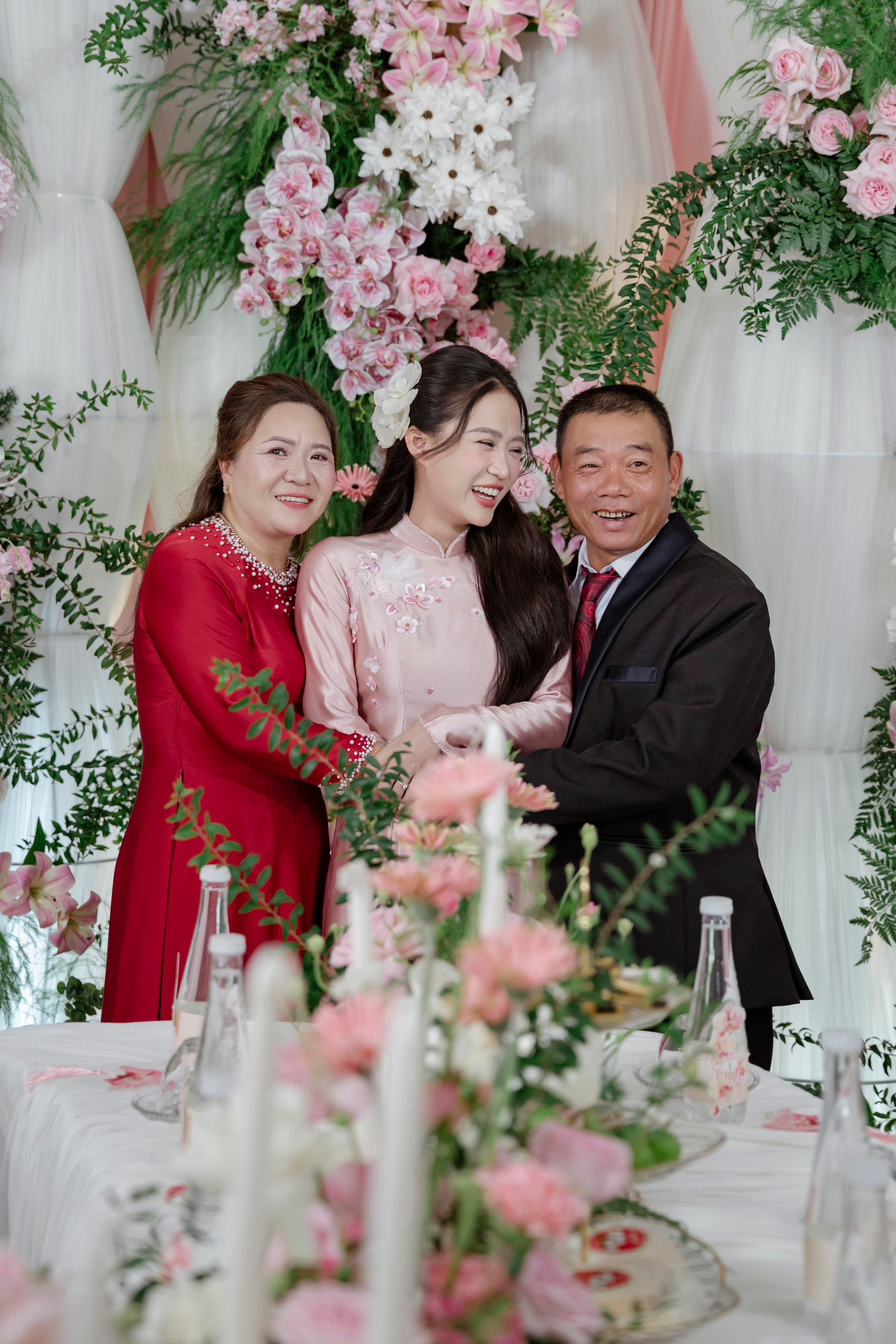 LINH & HUYEN. WEDDING PHOTOGRAPHER IN VIETNAM