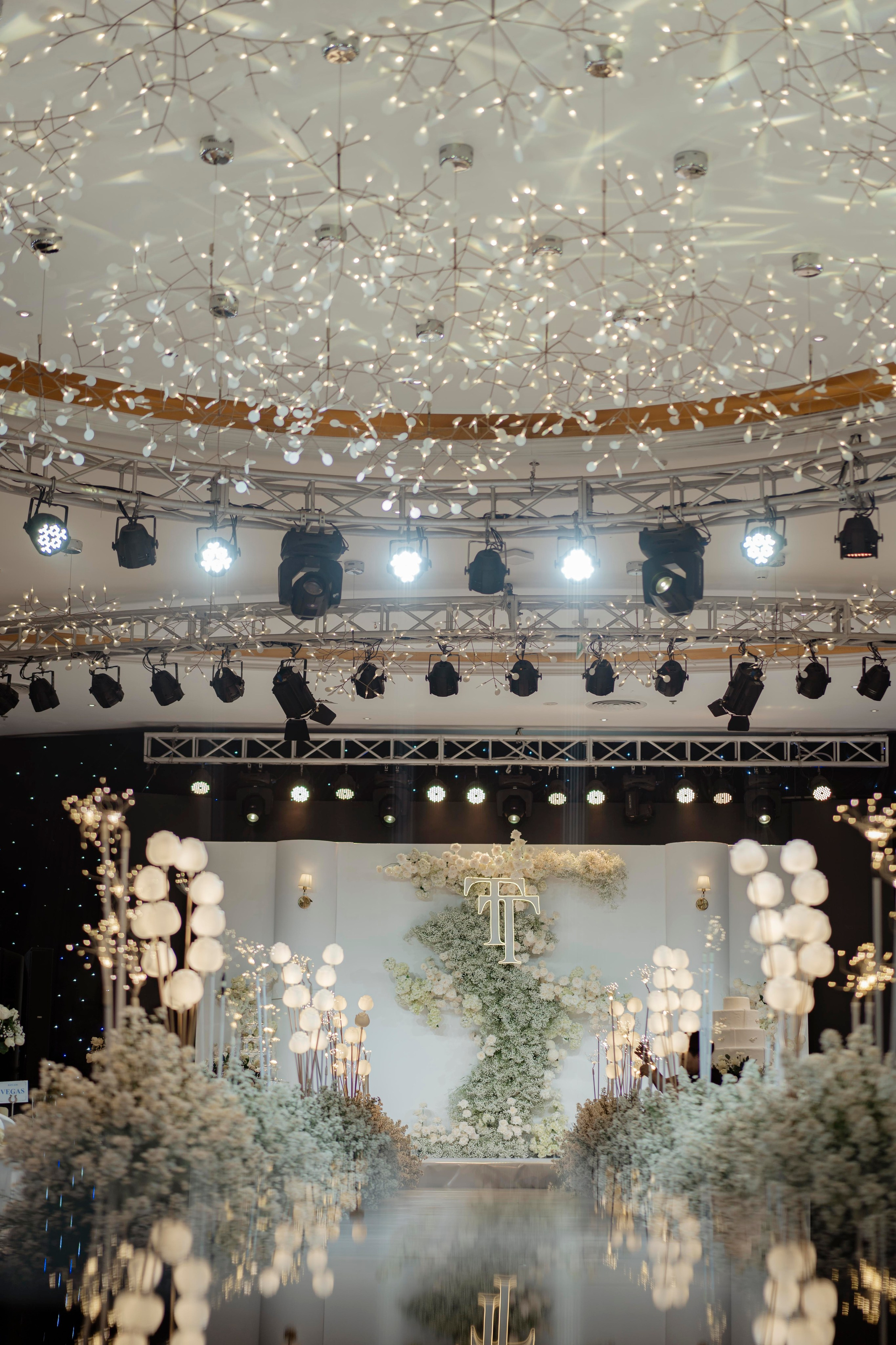 THUAN & TRINH. WEDDING PHOTOGRAPHER IN VIETNAM