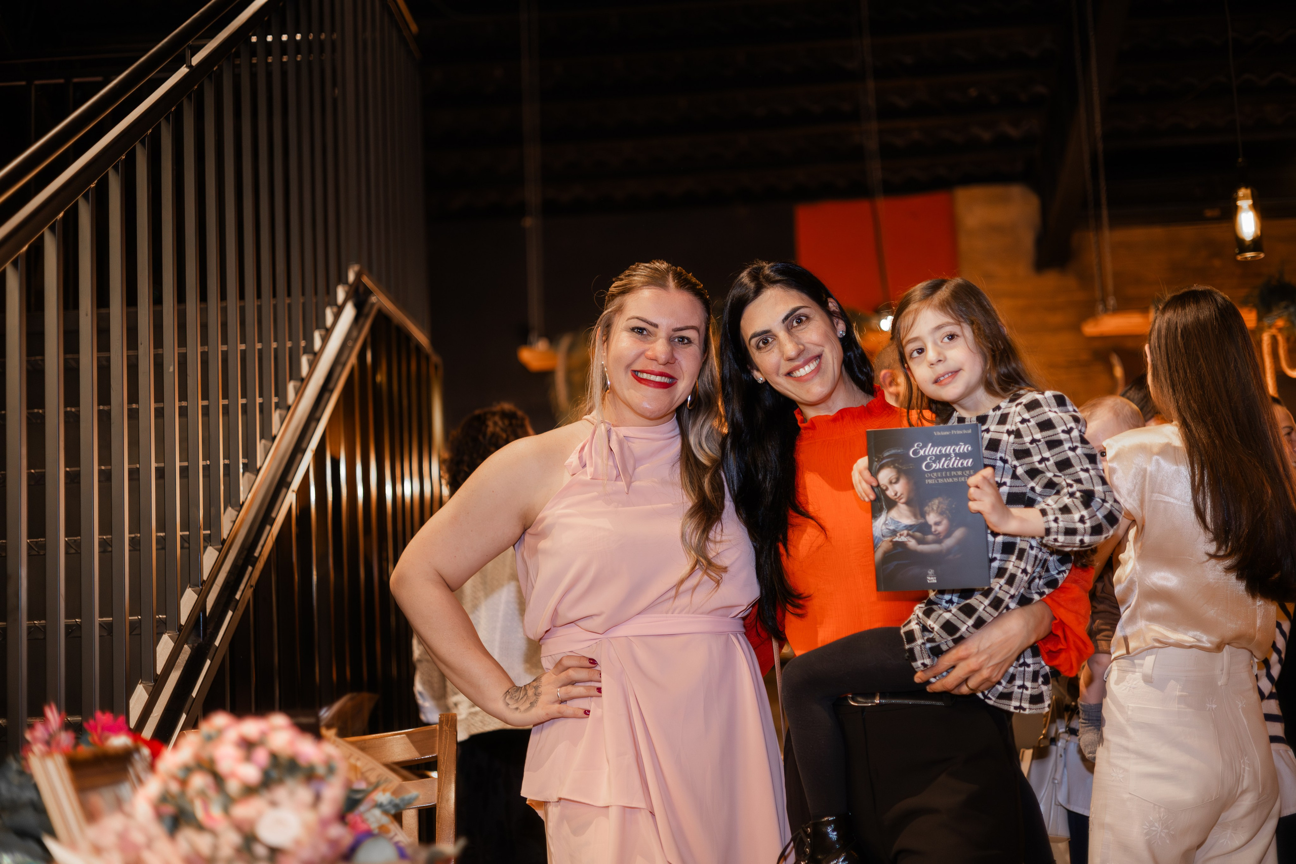 Lançamento de Livro Vivi Princival