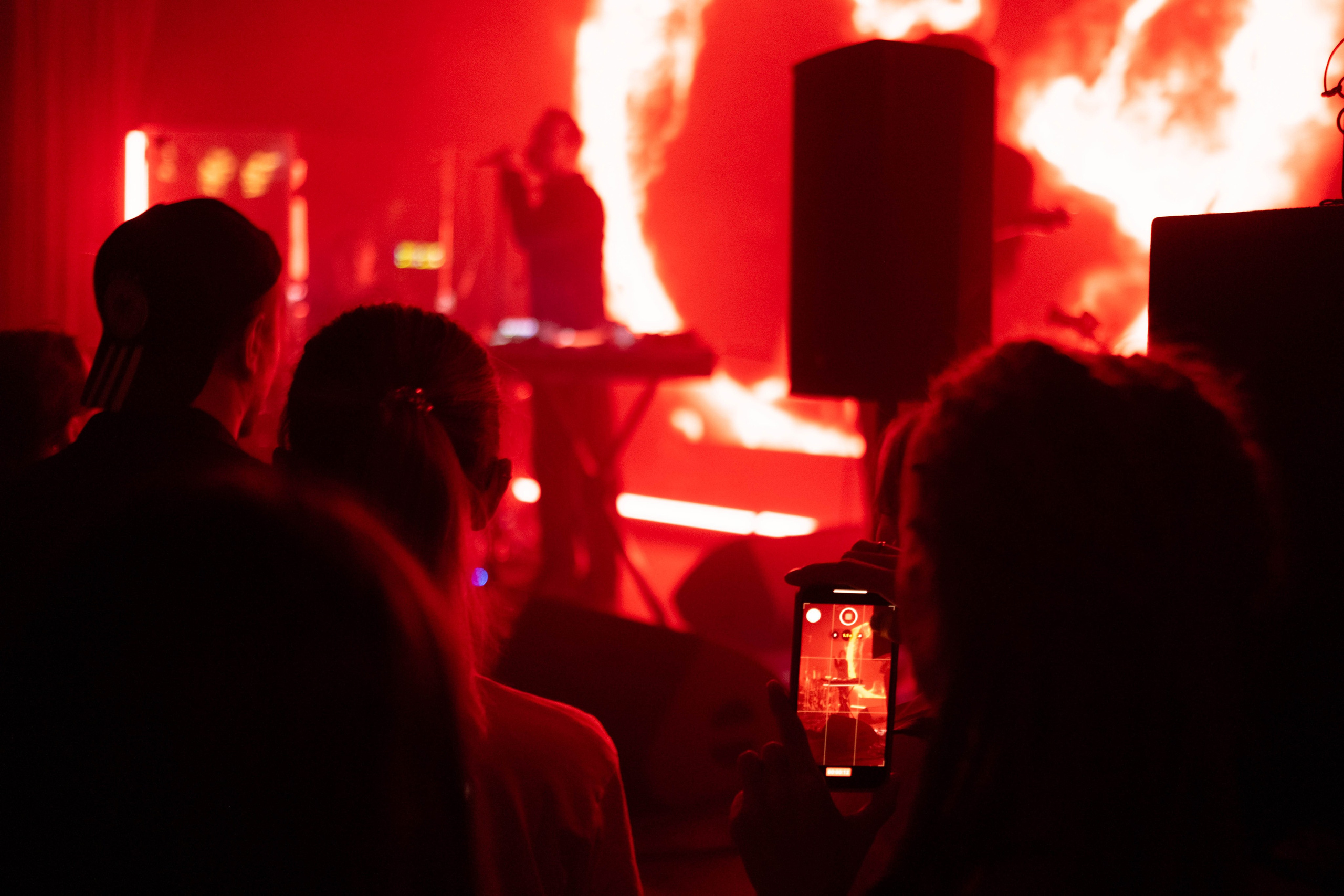 Dolphin @ 7 Fridays @ 06.05.25