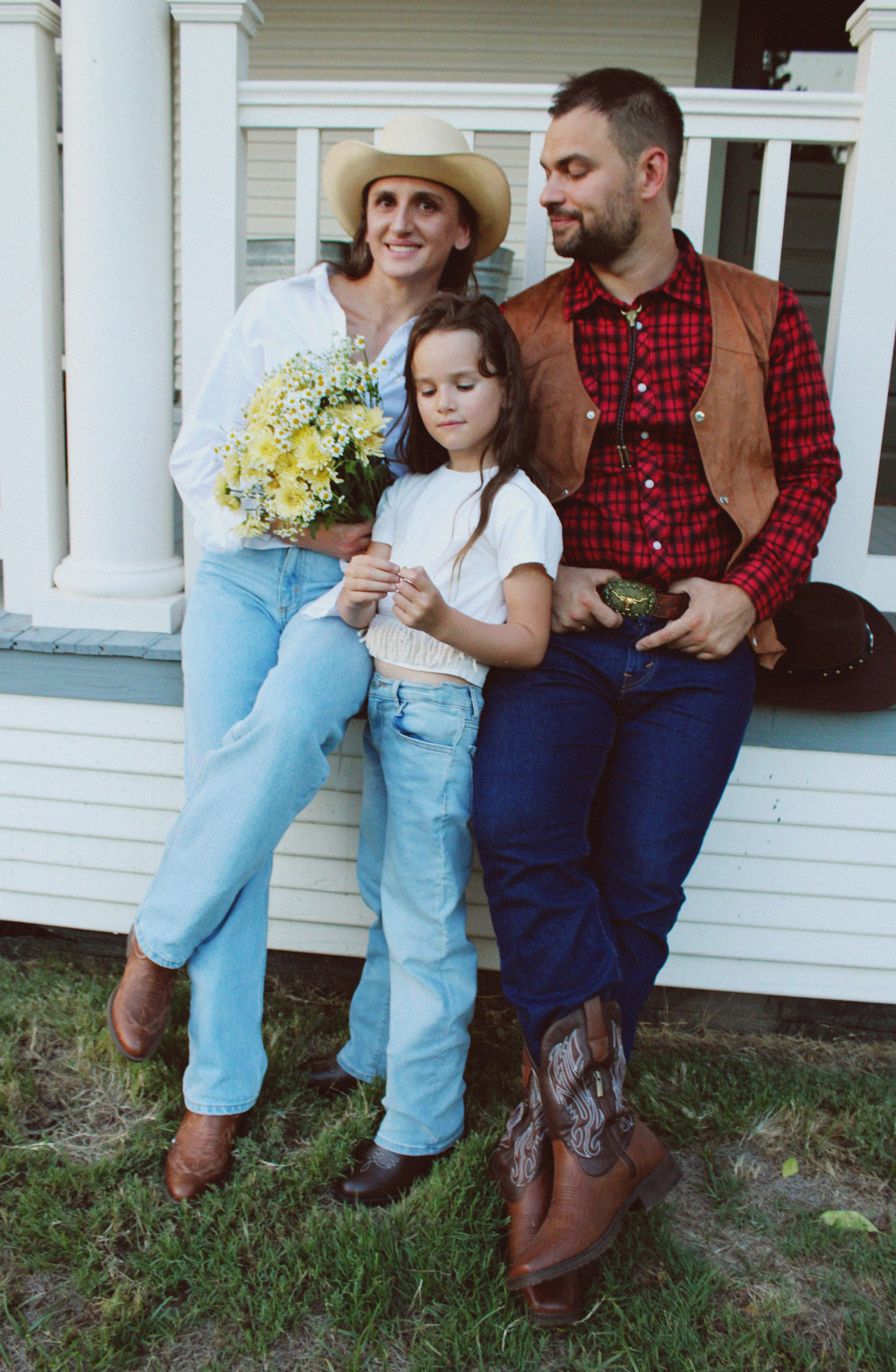 Texas Countryside Family Photoshoot in Cowboy Style. Lana Petrychenko — Portrait & Family Photographer. Valencia, Spain