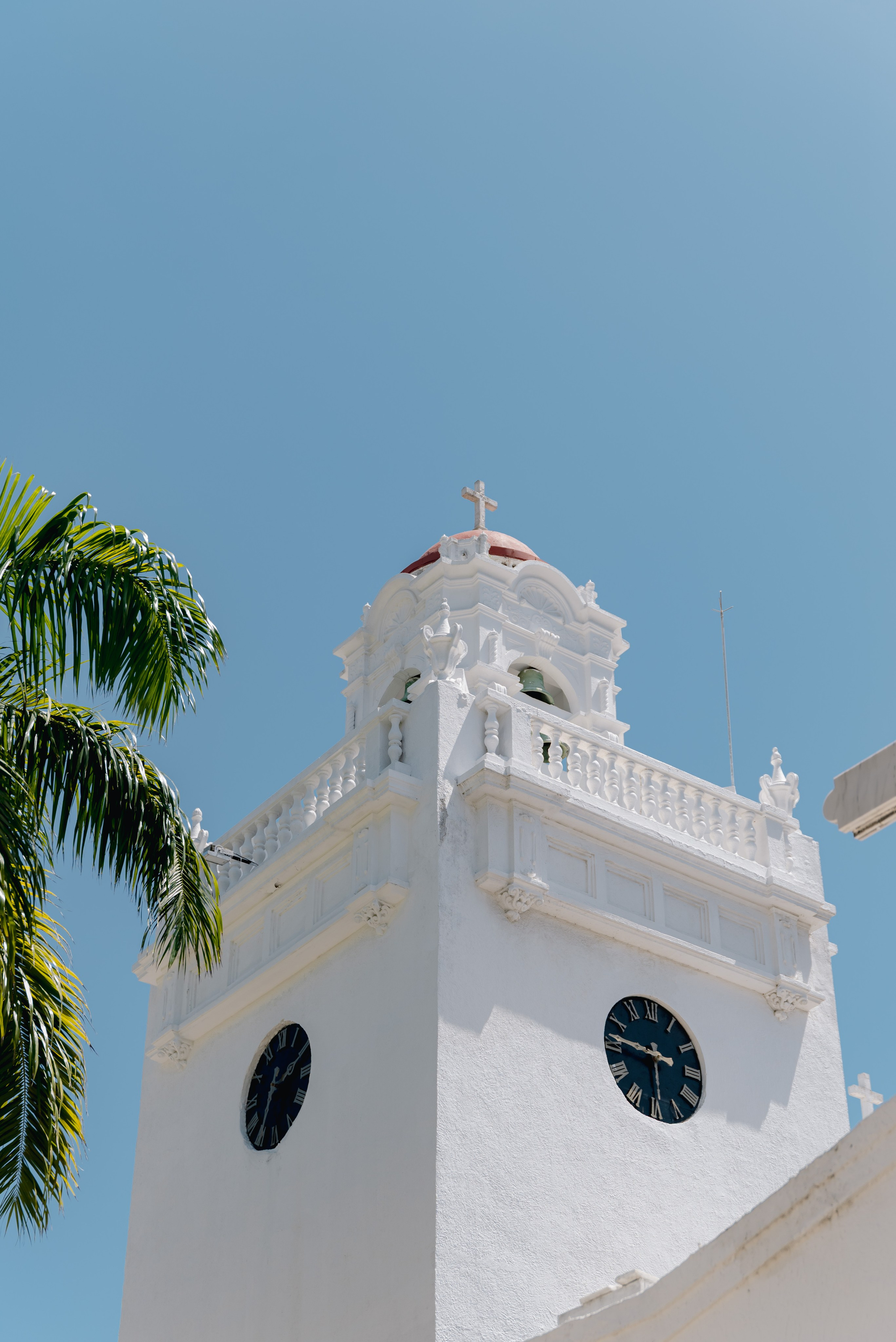 Retrato artístico final quinceañera con abanico sesión profesional completa BanderArt Barranquilla