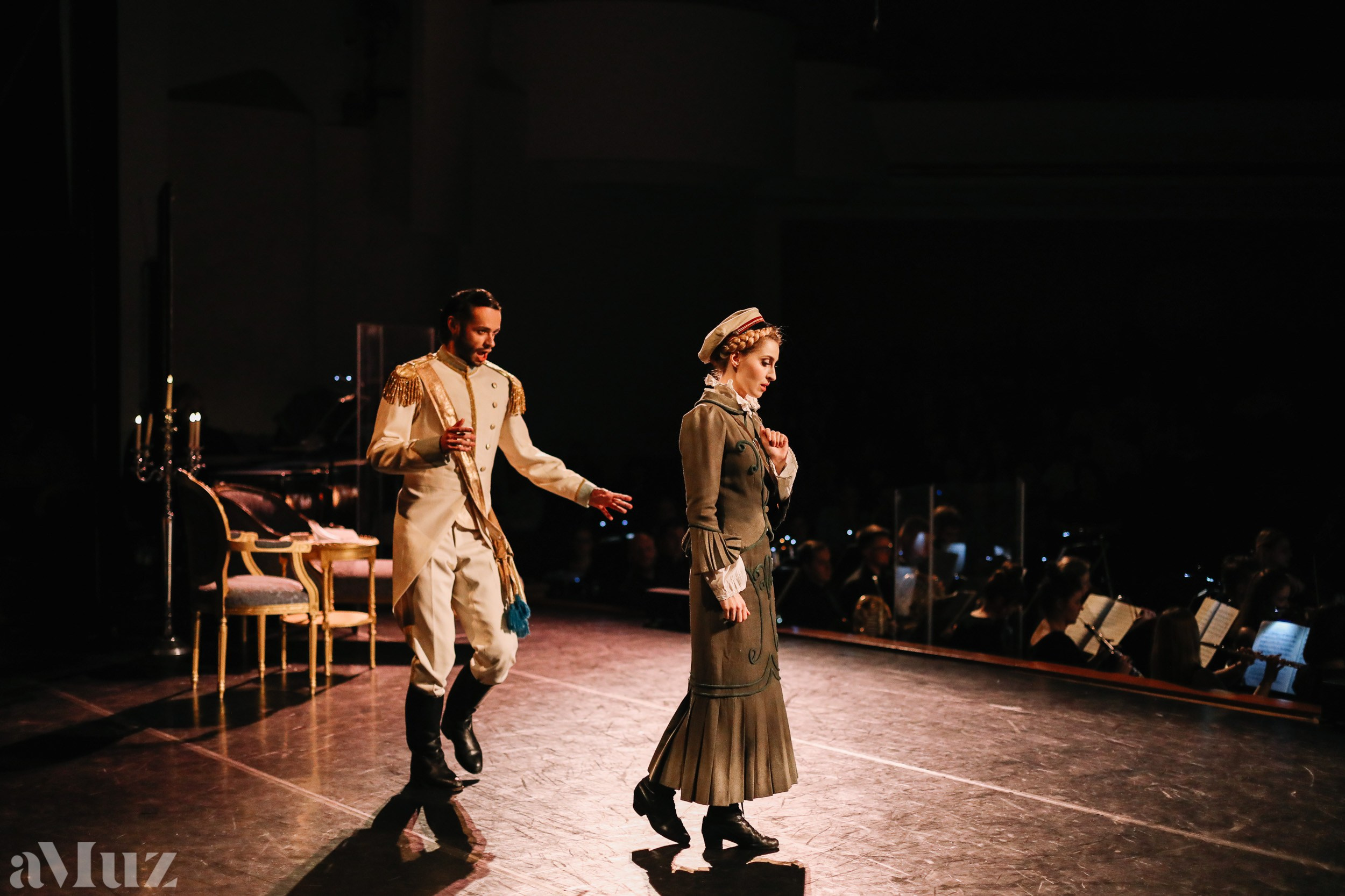 Opera Łąkowa. Fotograf Ślubny Warszawa - Sesje Biznesowe Rodzinne Eventy