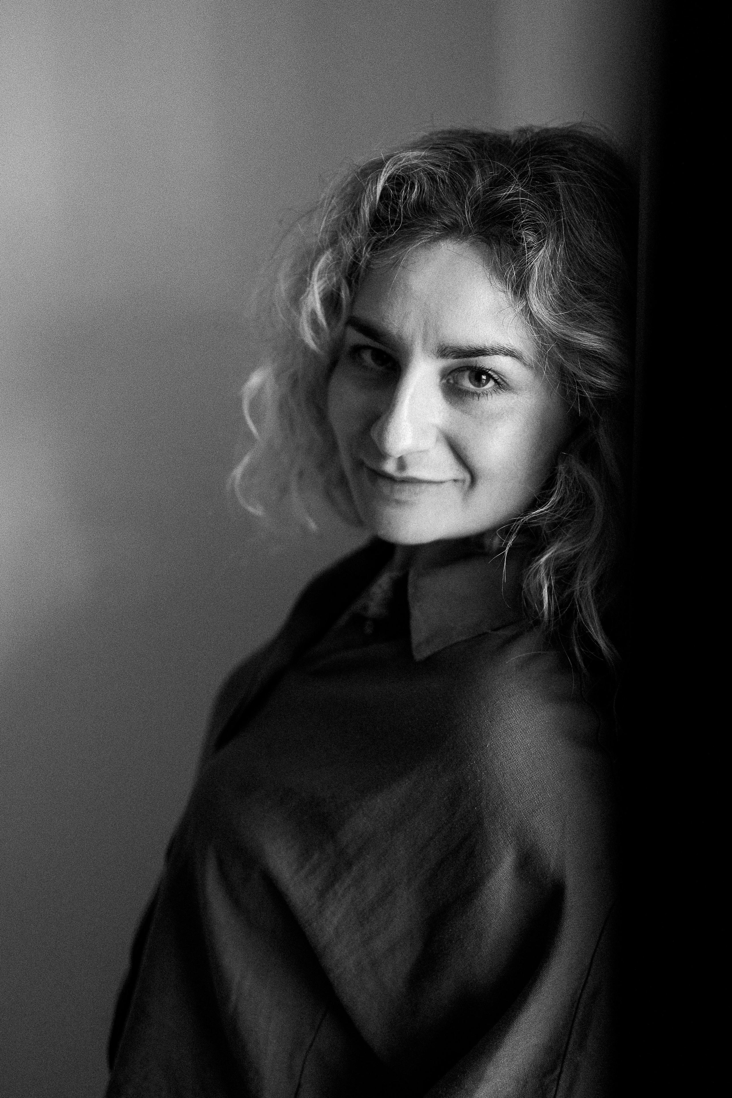 S. Rawnoir- Portrait photography by Daria Paliy.Timeless black&white portraits of women in NYC area