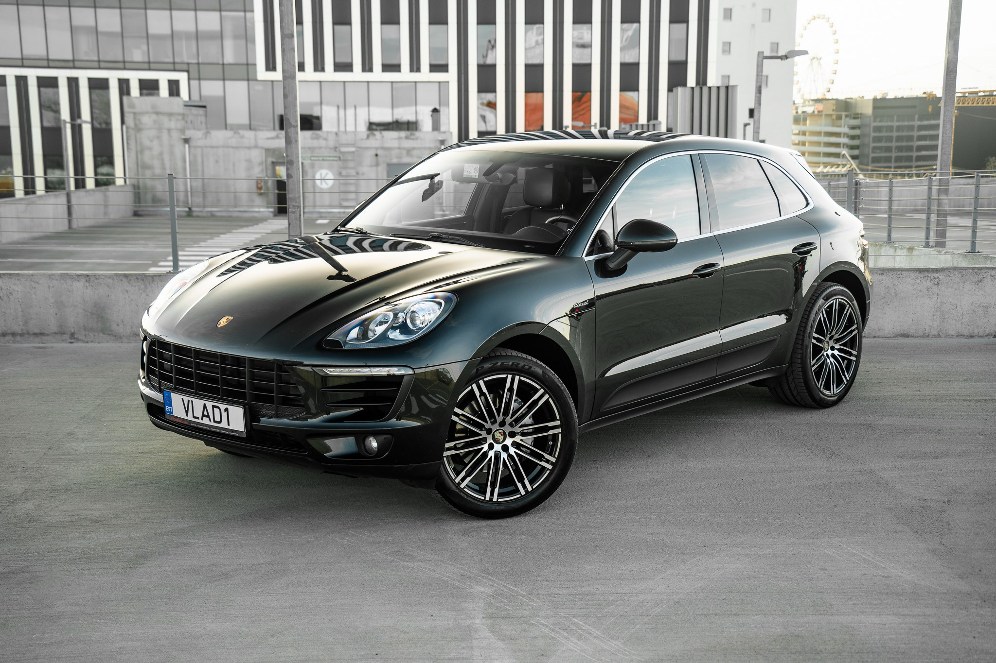 PORSCHE macan. LOHA VISUALS — AUTOMOTIVE PHOTOGRAPHY