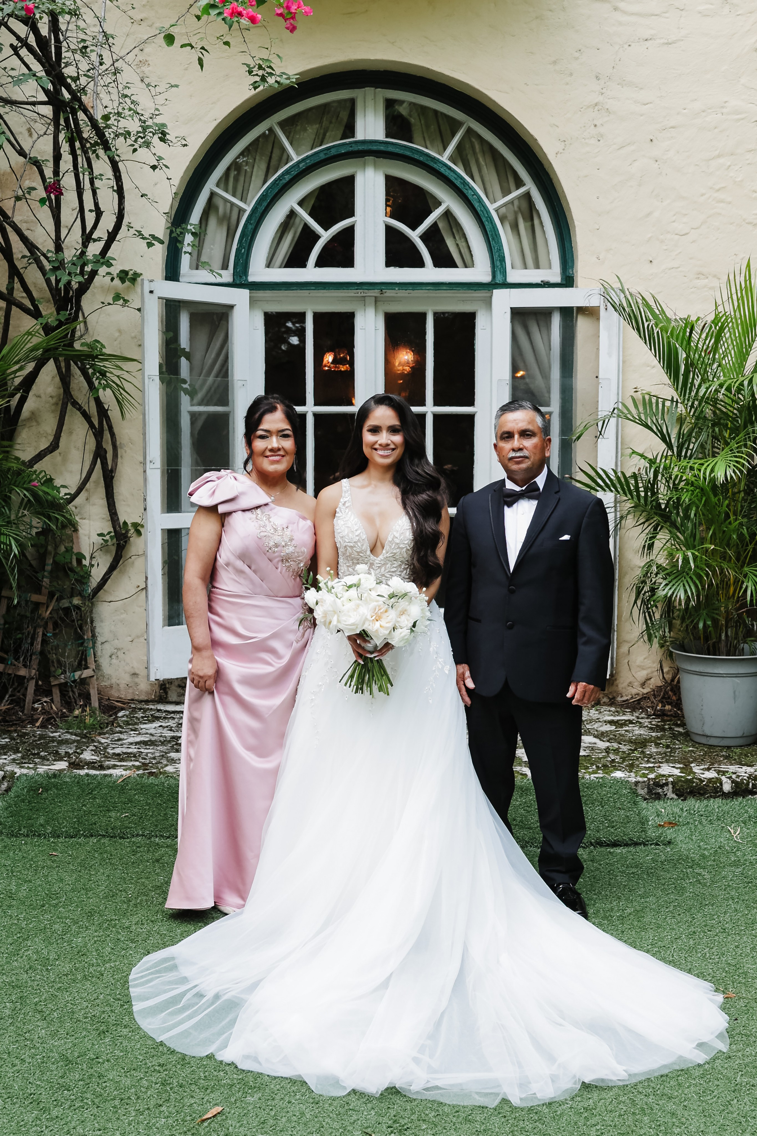 Classic Elegance Meets Modern Love | Martha & Julius at Villa Woodbine. YES I DO PRODUCTION — Wedding photography&videography