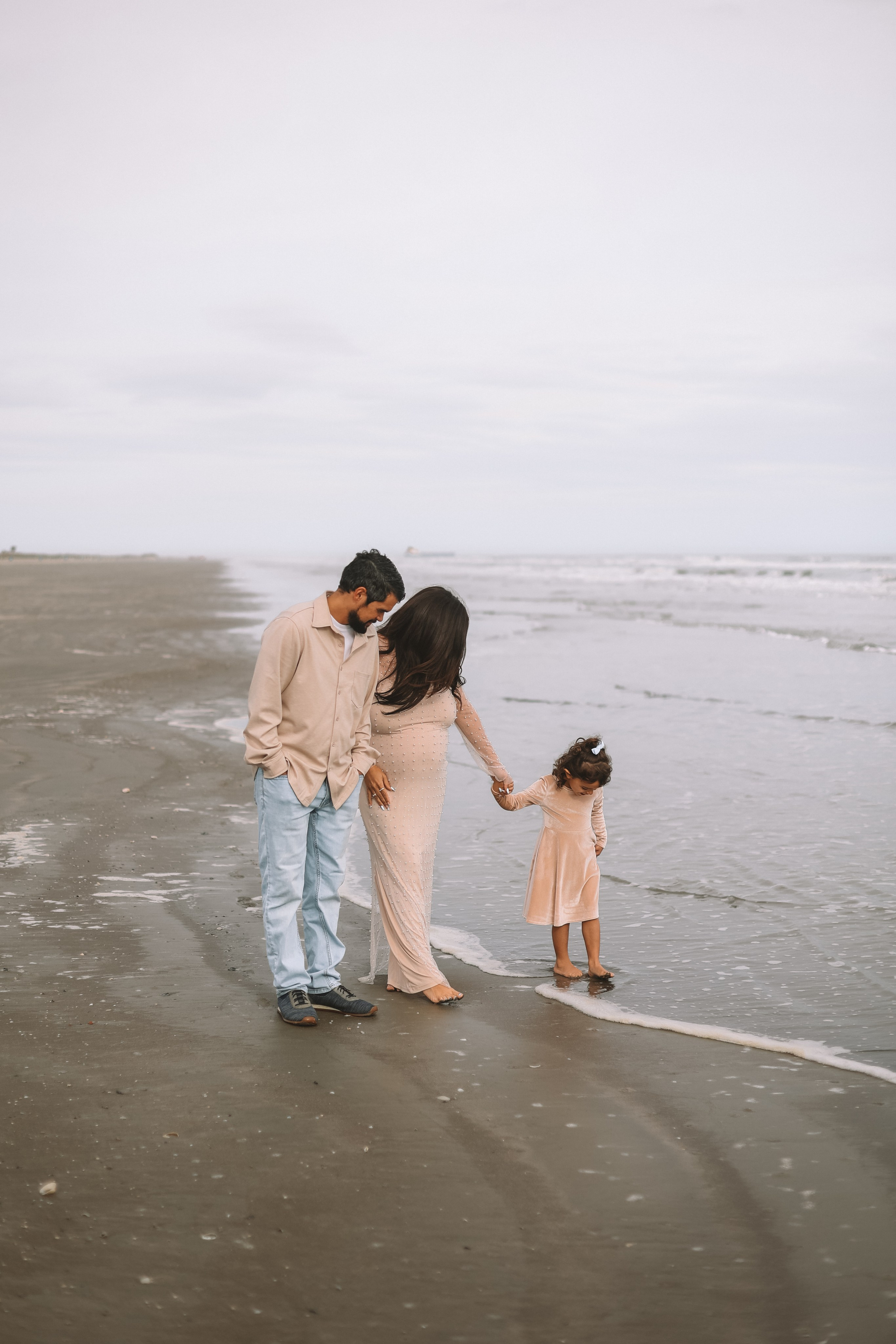 Contact Me. Iryna Yaremchuk | Family & Maternity Photographer in Houston, TX