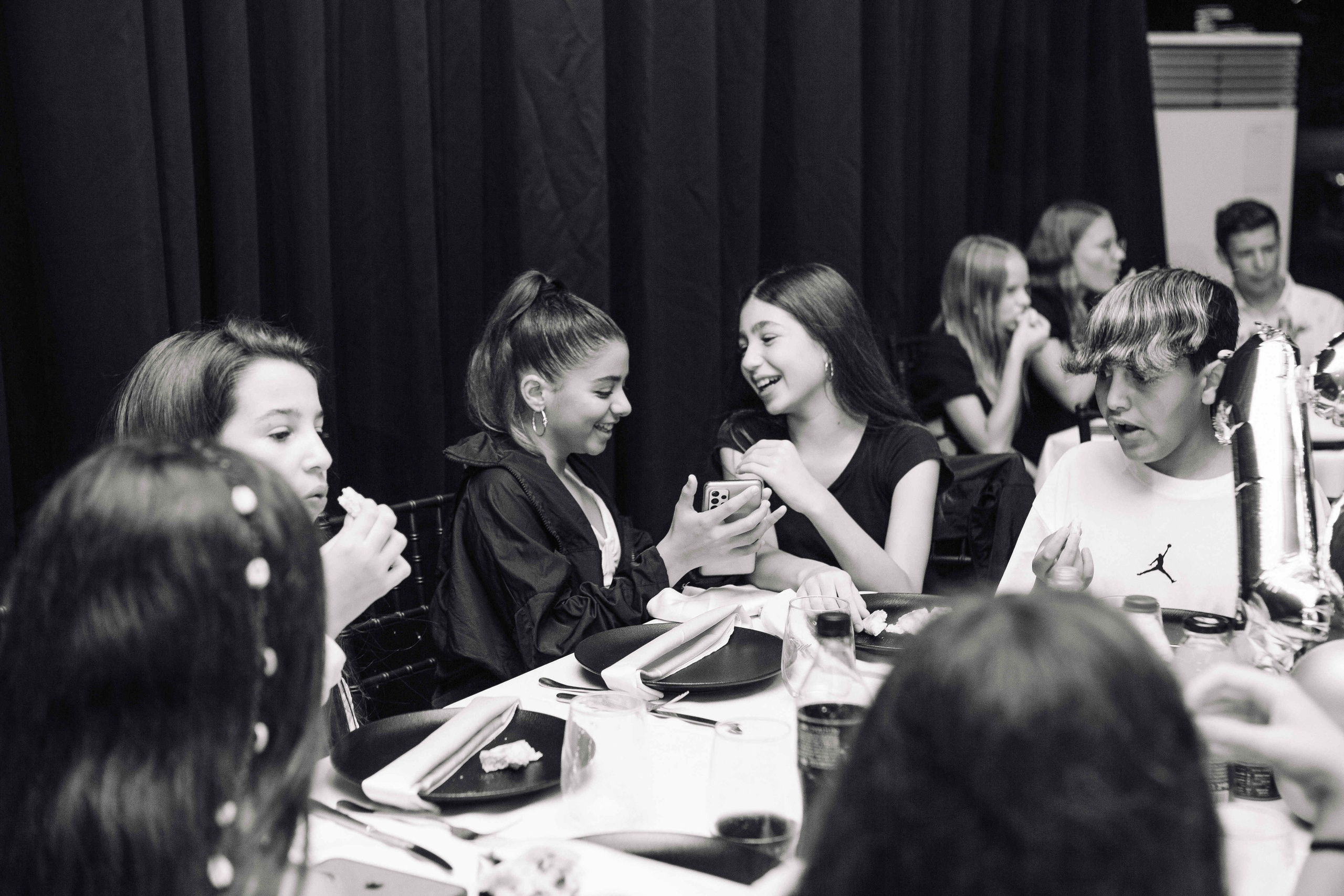 PARTY WITH FRIENDS. Https://shi-photo.com/