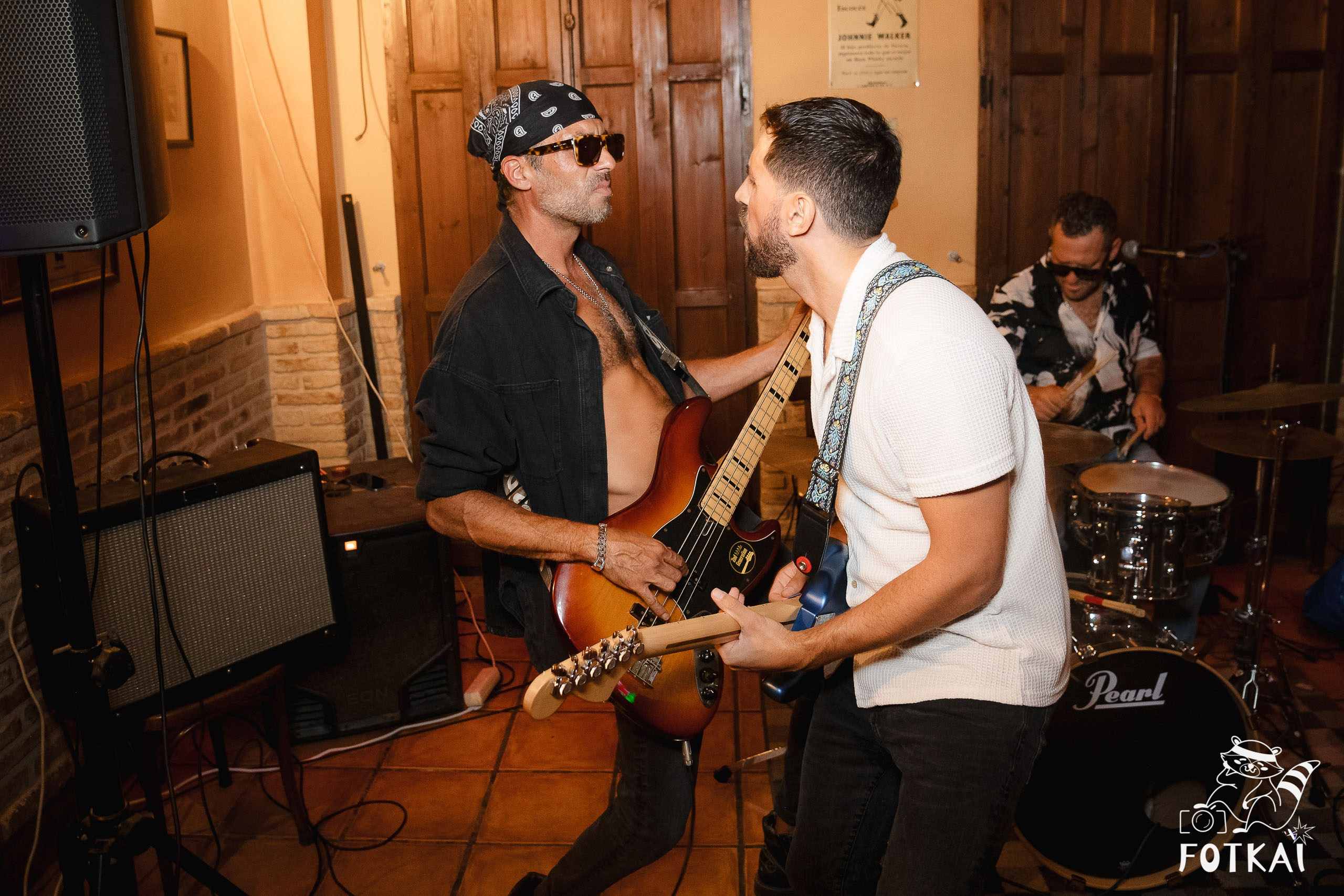 Stones of the Coast en Café Aljibe Rojales: Reportaje fotográfico 30.08.25 | FOTKAI