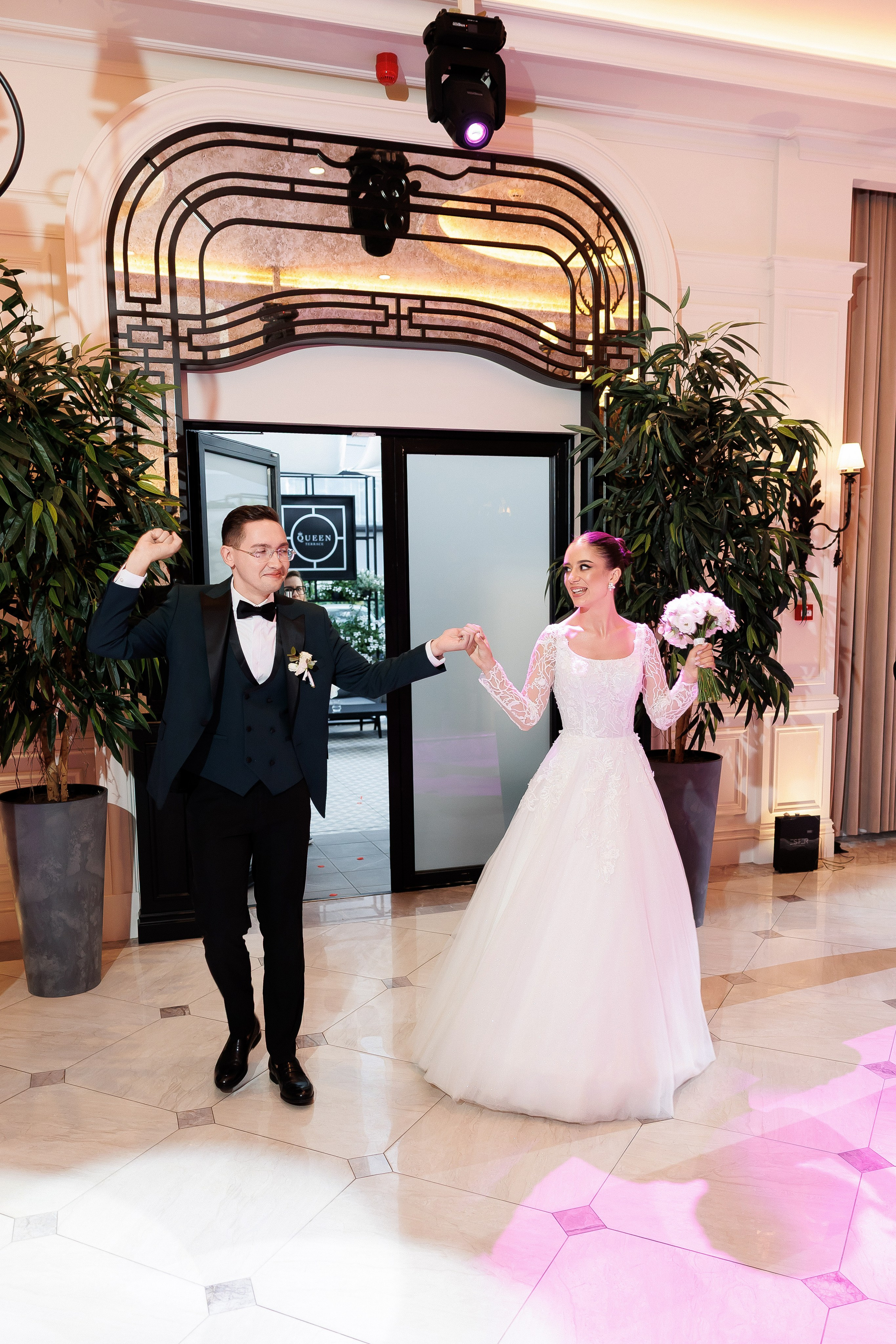 Serghei & Erica — Queen Residence. Servicii Foto și Video 067188353