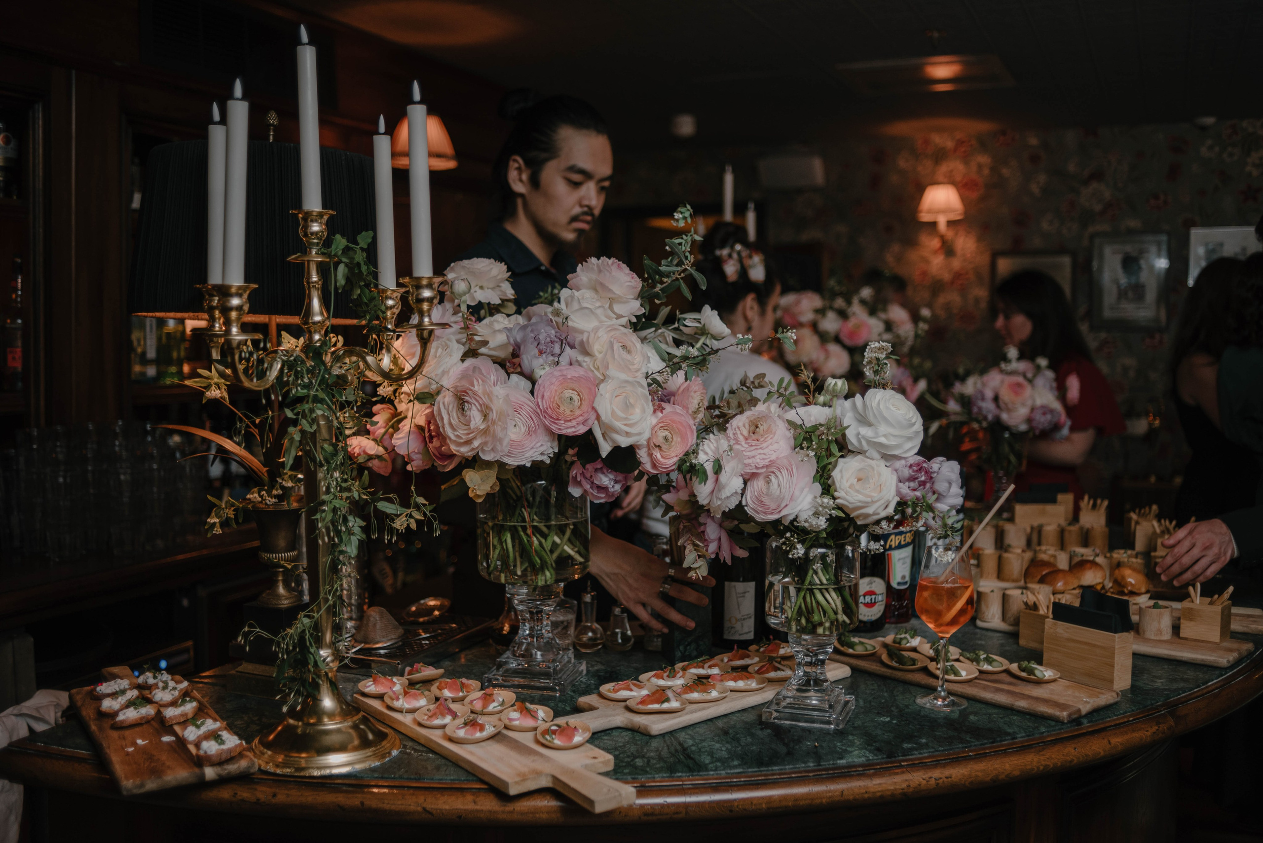 Камерная свадьба в Марэ, Париж | Ksenia Marchand. Ksenia Marchand/ Lifestyle photographer in Paris