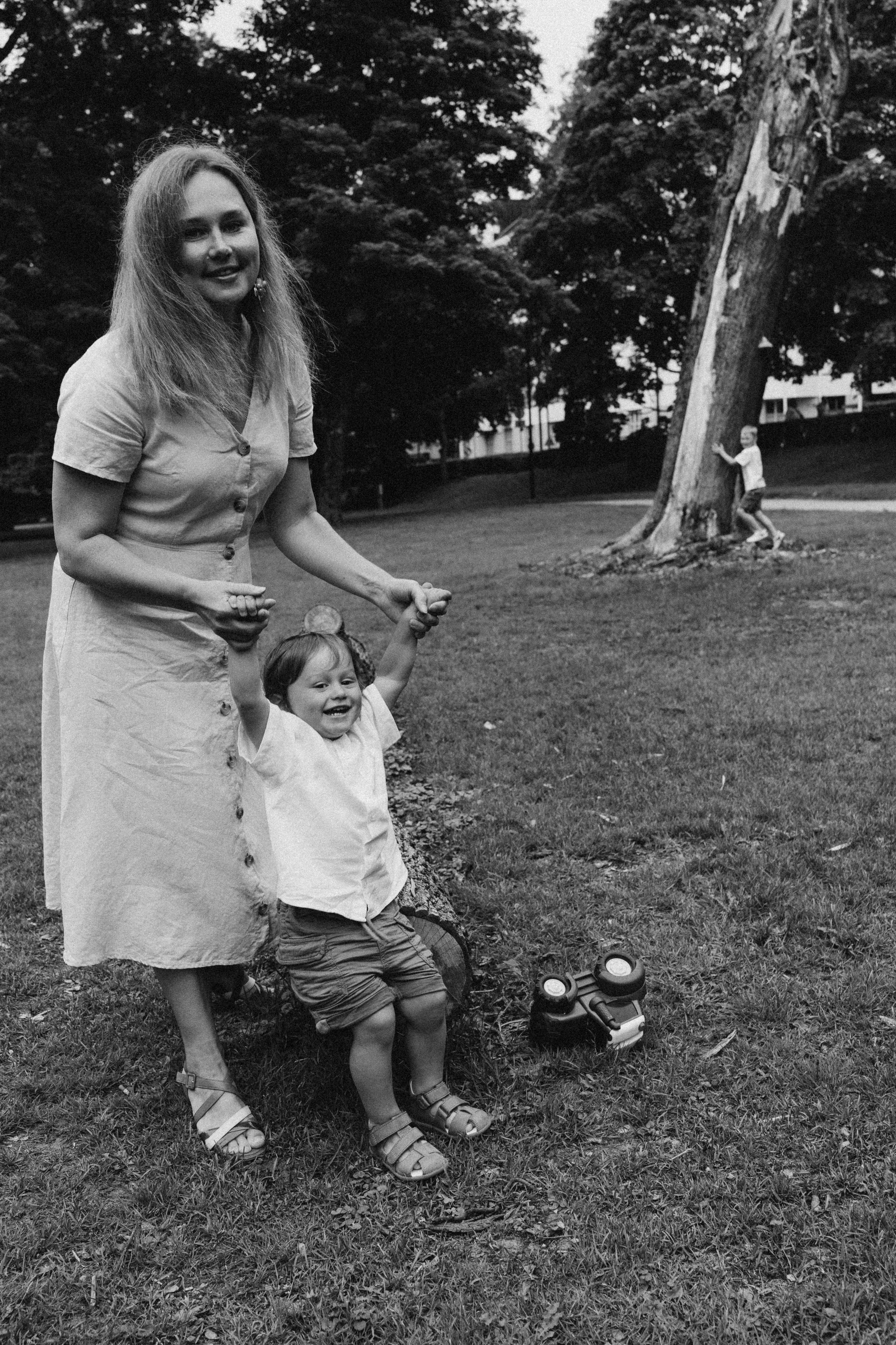 Kaivopuisto. Wedding and potrait photographer in Helsinki Vickan O