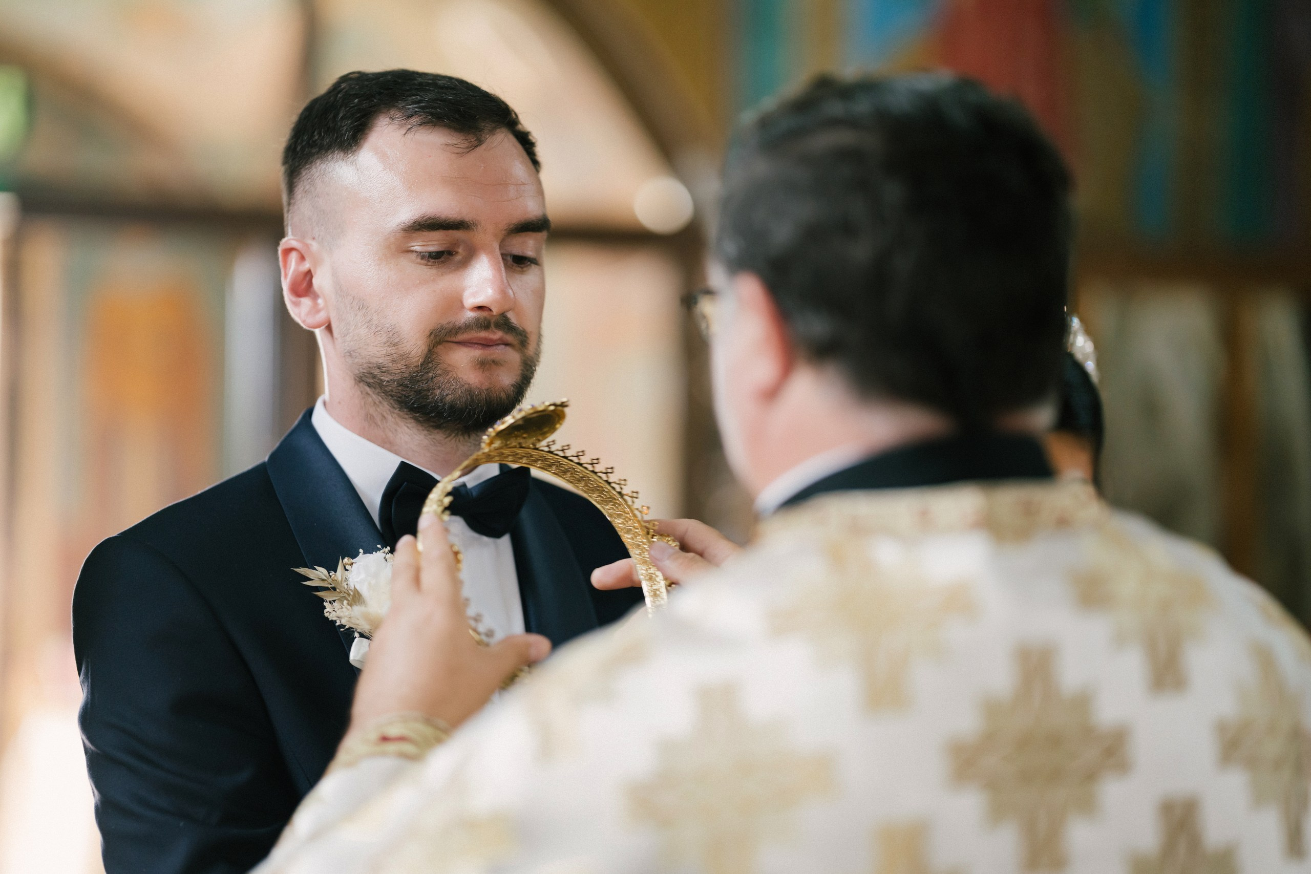 1. Mireasa Adriana în timpul pregătirilor de nuntă în Tudora Botoșani2. Costumul mirelui Ionuț fotografiat artistic în ziua nunții3. Prietenii mirelui la tradițiile de nuntă în Tudora4. Bărbieritul mirelui în cadrul obiceiurilor tradiționale de nuntă5. Fotografii de familie la biserică în ziua nunții6. Portret de familie cu mirii și copilul lor la nunta din Botoșani7. Primul dans al mirilor la Mariage Dor Baisa Botoșani8. Decor elegant de nuntă la Mariage Dor Baisa9. Emoții și tradiții la nunta din Tudora județul Botoșani10. Fotograf profesionist de nuntă în Botoșani surprinzând momente autentice - otograf-nunta-botosanifotograf-evenimente-botosanifotograf-profesionist-botosanifotograf-nunta-tudoranunta-tudora-botosanisedinta-foto-nunta-botosanipoze-nunta-botosanifotografii-nunta-tudorafotograf-cununie-religioasa-botosanibiserica-sfintii-imparati-constantin-si-elena-tudoramariage-dor-baisa-botosanirestaurant-nunta-botosanidansul-mirilor-mariage-dorpregatiri-mire-botosanipregatiri-mireasa-botosanitraditii-nunta-moldovaobiceiuri-nunta-tudorafotograf-familie-nunta-botosaniportret-miri-botosanigalerie-foto-nunta-botosanialbum-foto-nunta-botosaninunta-eleganta-botosaninunta-cu-traditii-botosanifotograf-premium-nunta-botosaniservicii-foto-video-botosanipoveste-de-nunta-botosanifotograf-documentar-nuntafotograf-natural-emotionalmiri-ionut-si-adriananunta-autentica-tudora -otograf-nunta-botosanifotograf-nunta-tudoranunta-tudora-botosanifotograf-evenimente-botosanifotograf-profesionist-botosaniservicii-foto-video-botosanigalerie-foto-nunta-botosanialbum-foto-nunta-botosani - nunta-autentica-botosaninunta-cu-traditii-botosanipoveste-de-nunta-botosanifotografii-emotionante-nuntamomente-autentice-nuntafotografie-documentara-nuntafotograf-natural-nunta- pregatiri-miri-tudorabiserica-tudora-botosanicununie-religioasa-tudoramariage-dor-baisa-botosanipetrecere-nunta-botosanivalsul-mirilor-botosani - alino-foto-studio-botosaniionut-si-adriana-nunta-tudorafotograf-alin-chirila-botosani