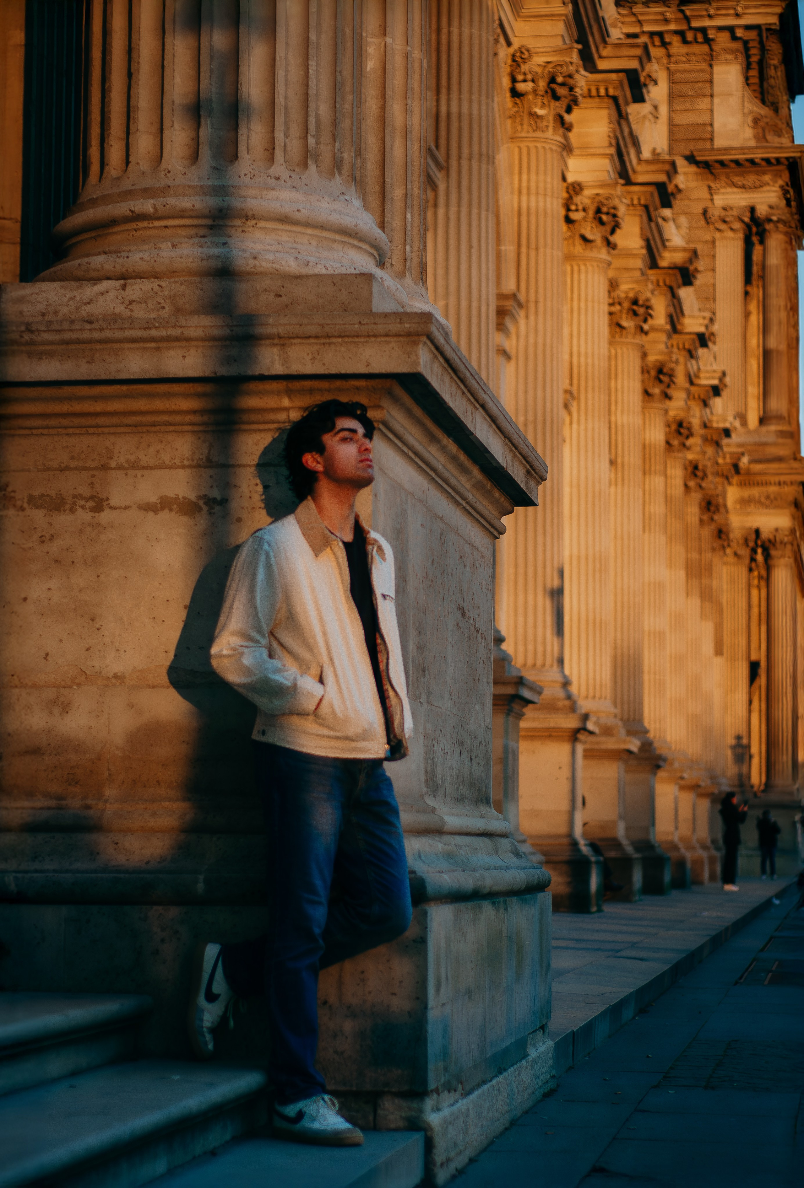 Фотосессия у Лувра. Фотограф в Париже Полина Осипова