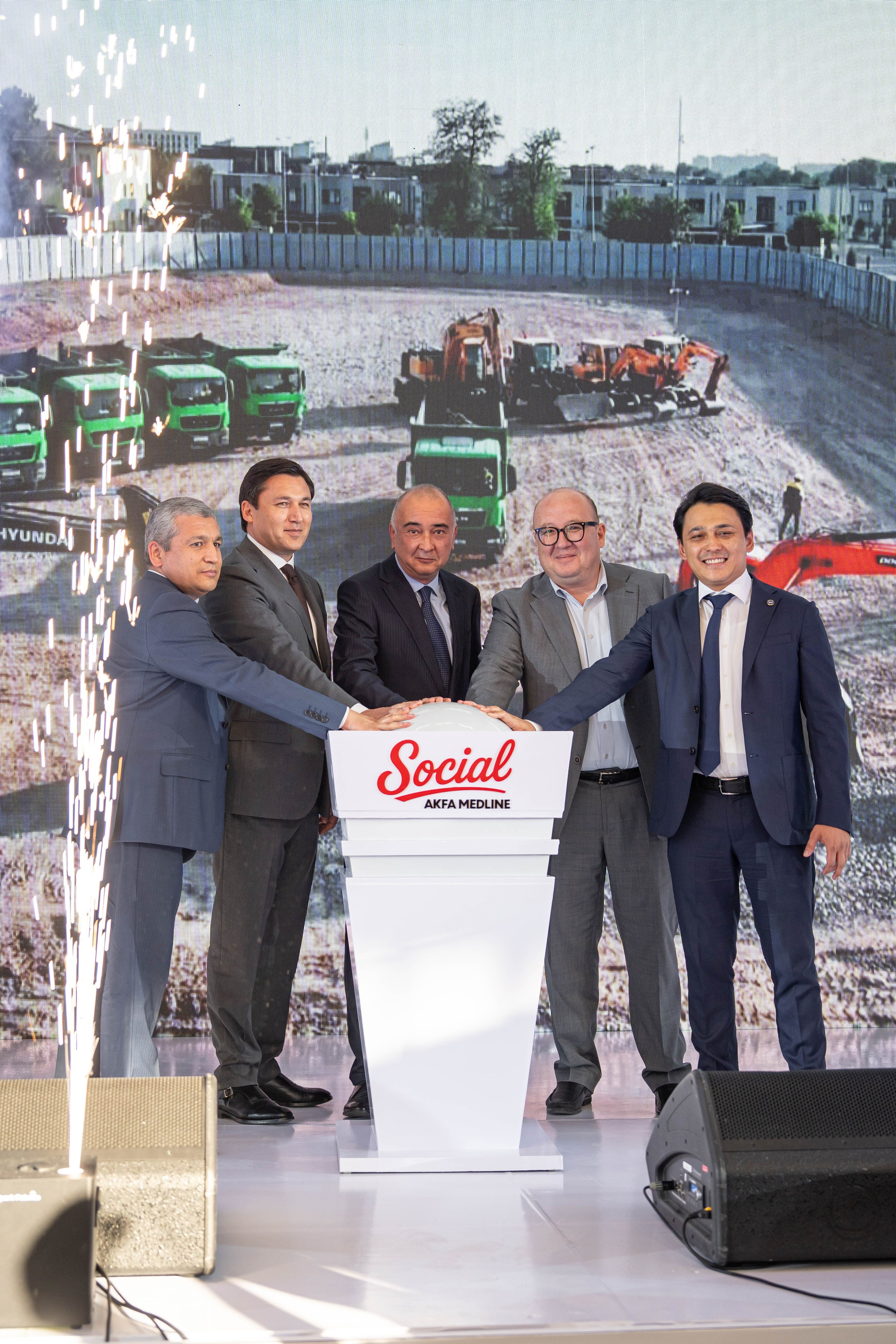 AKFA Group анонсировала начало строительства уникального медицинского стартапа — AKFA Medline Social. Георгий Намазов | Фотограф в Ташкенте